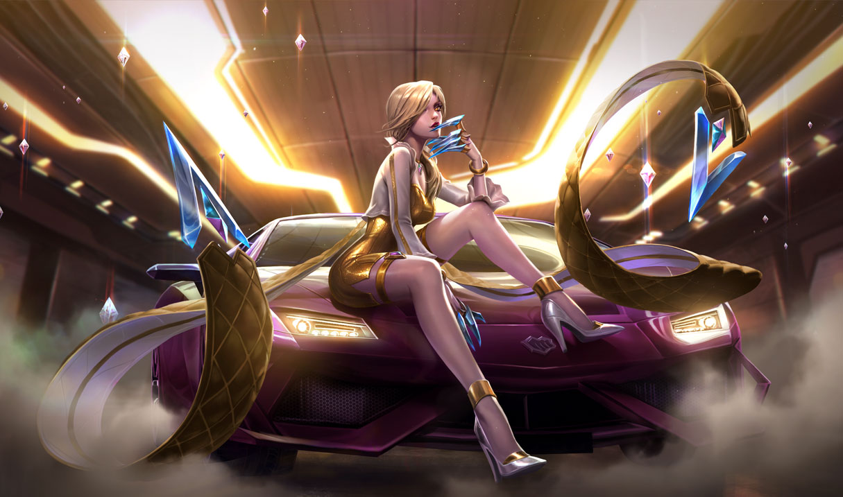 K/DA Evelynn Prestige Edition sits atop a car, posing in her golden outfit.
