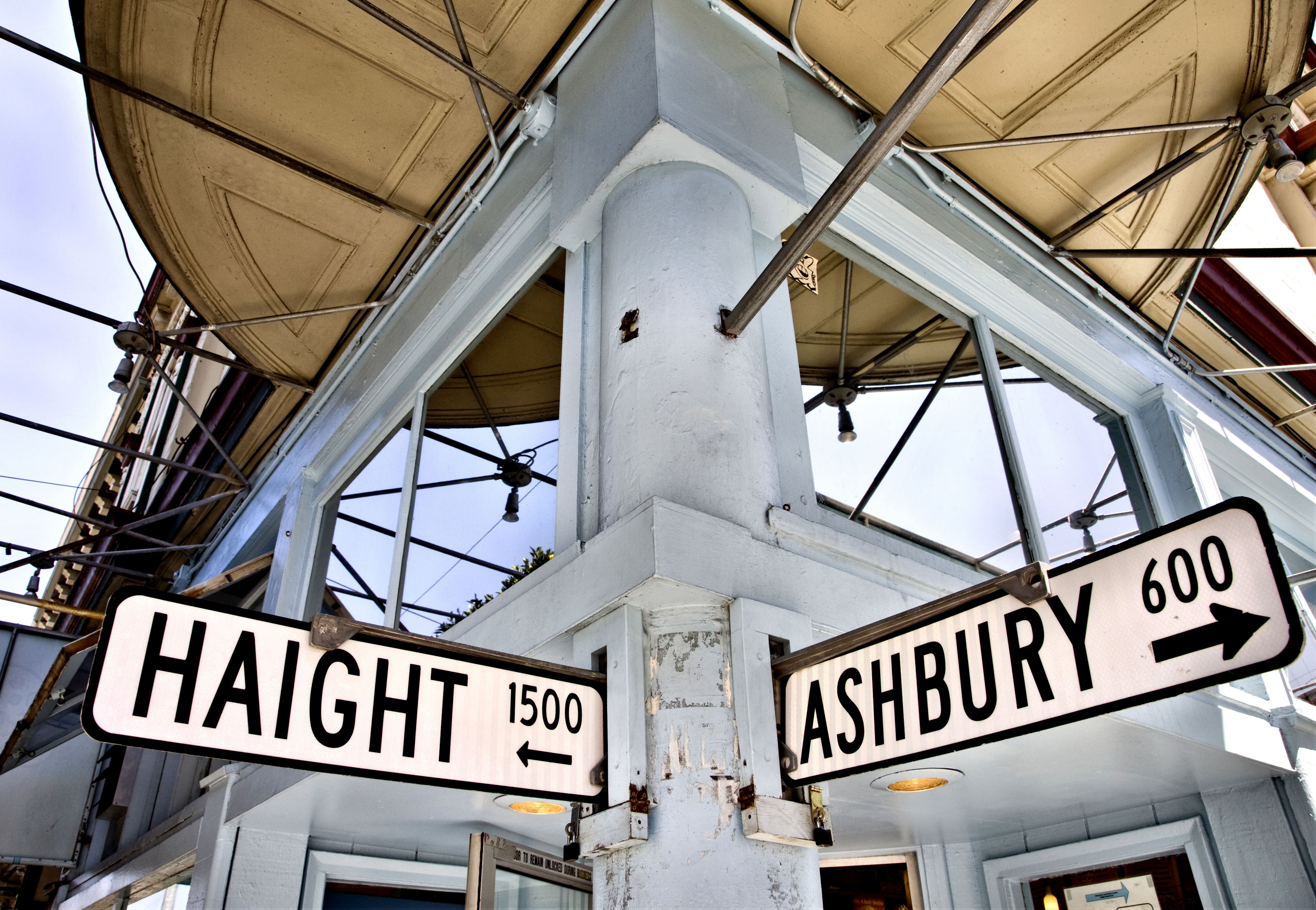 haight and ashbury signs