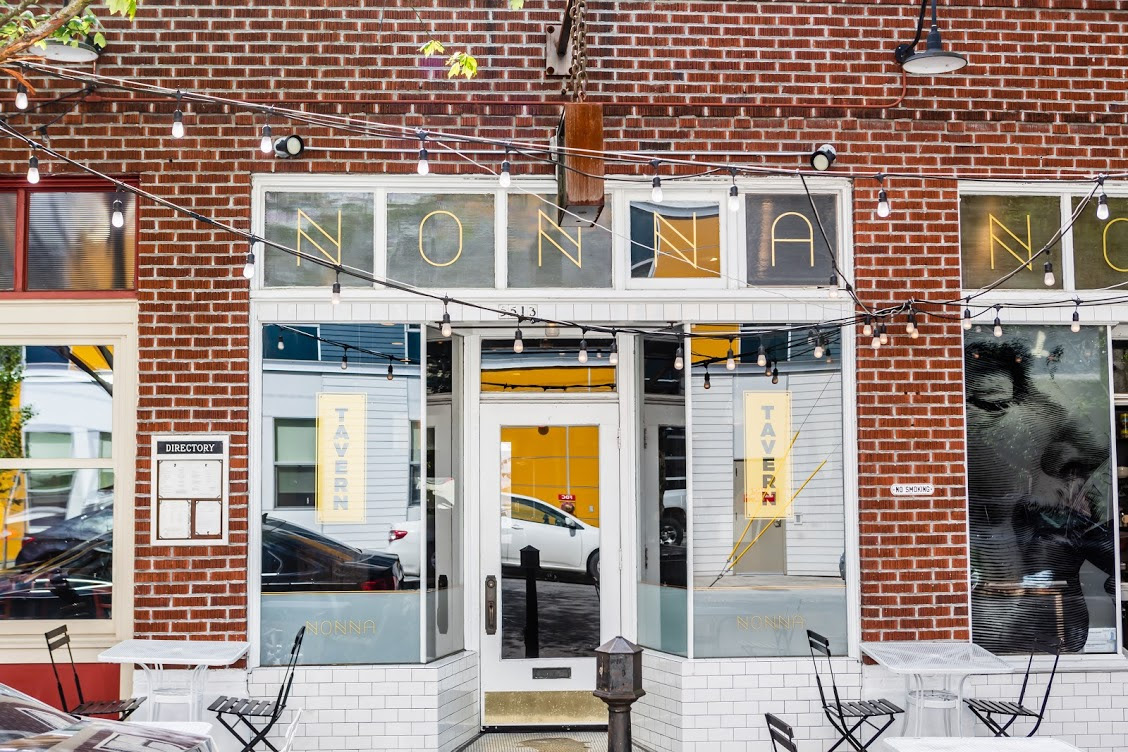A picture of the brick exterior of Nonna