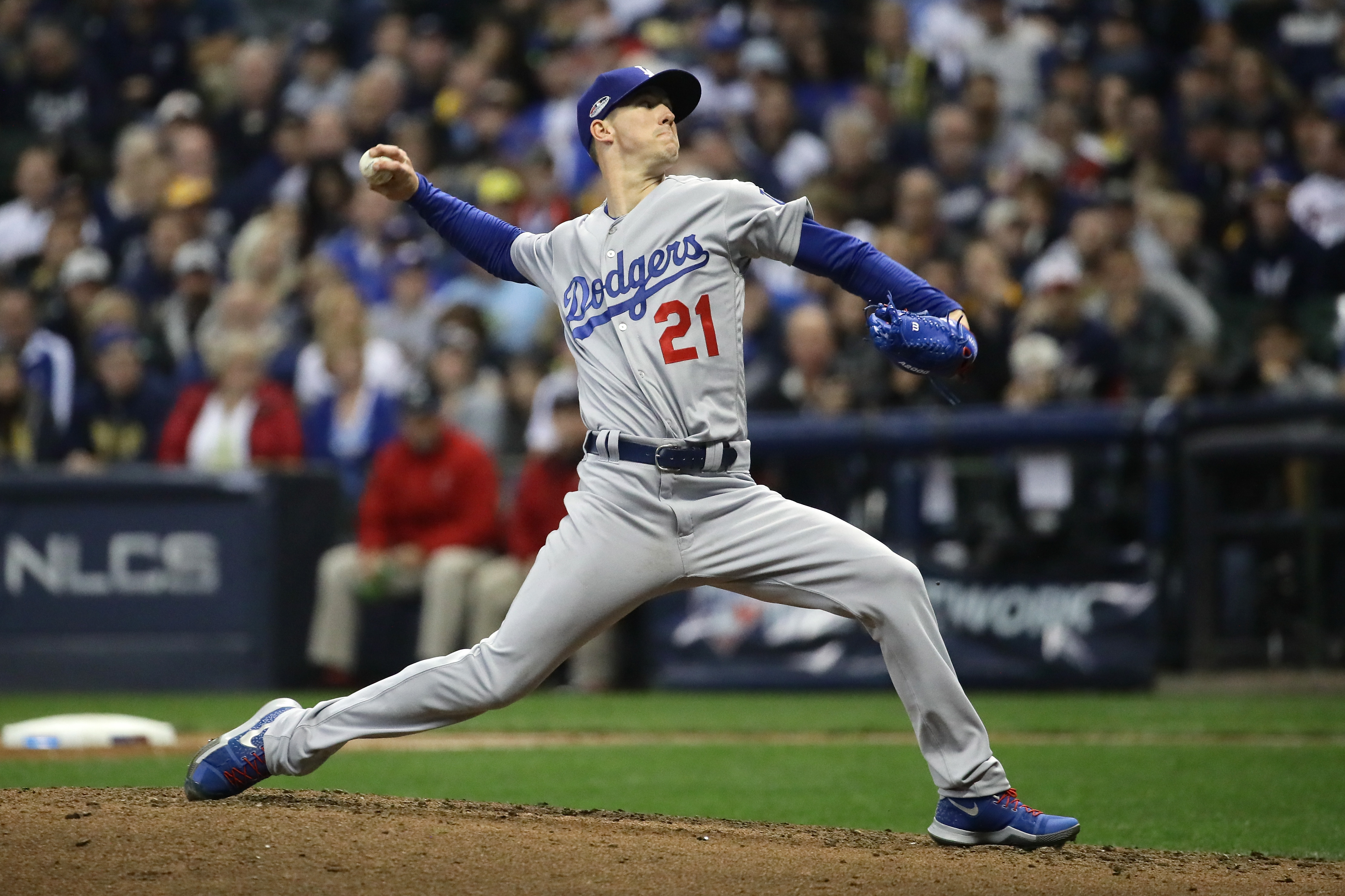 League Championship Series - Los Angeles Dodgers v Milwaukee Brewers - Game Seven