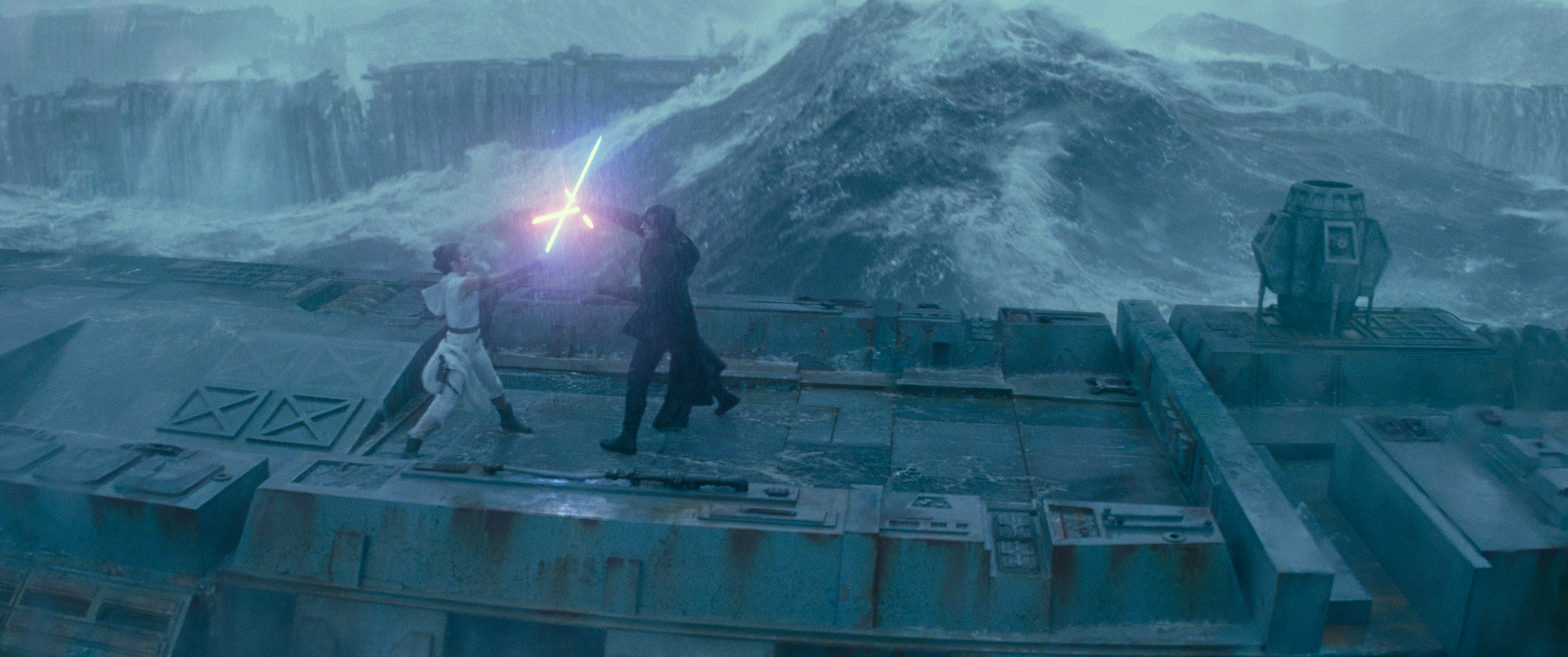 rey and kylo ren battle in the rain atop sunken death star wreckage in Star Wars: The Rise of Skywalker