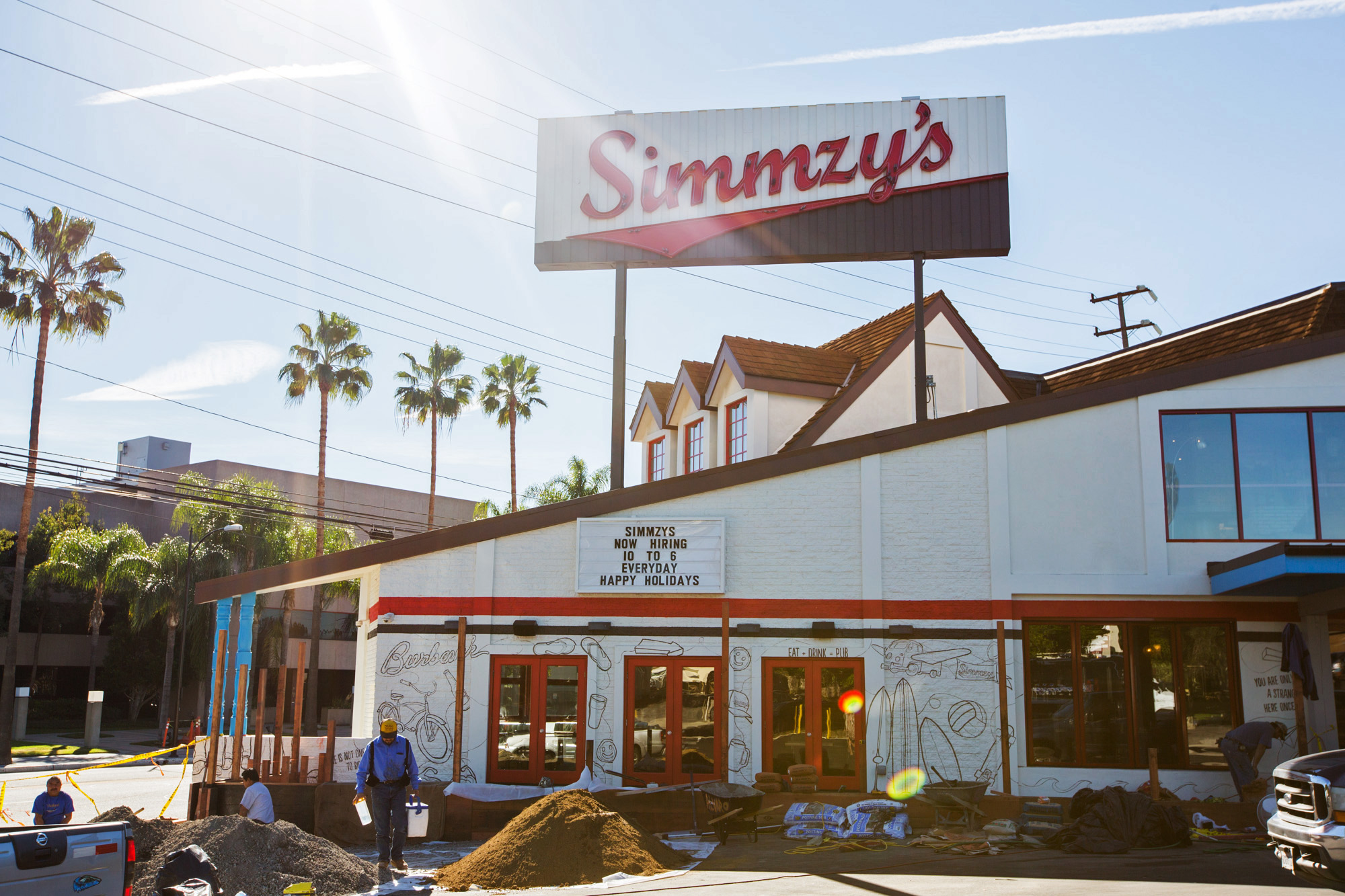Simmzy’s Ready To Launch Tonight in Burbank