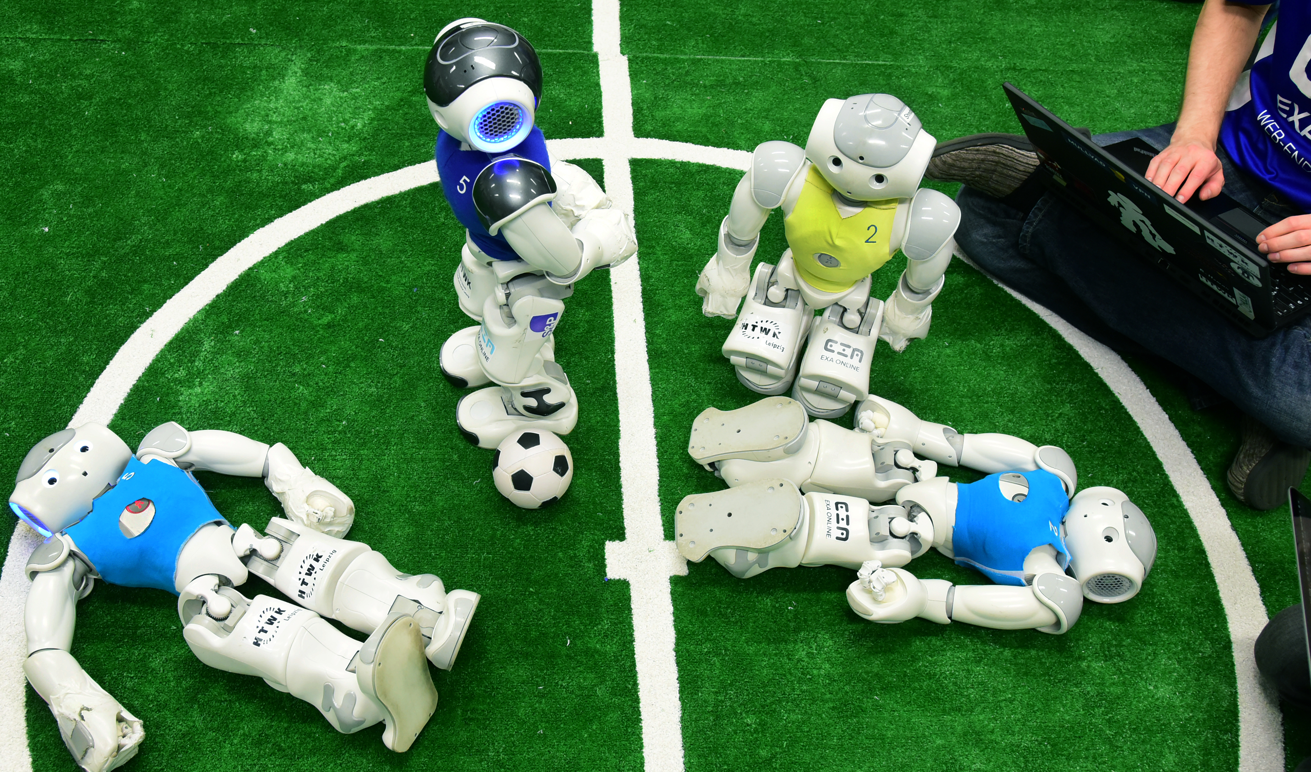 Nao-Team wants to win World Cup title with soccer robots