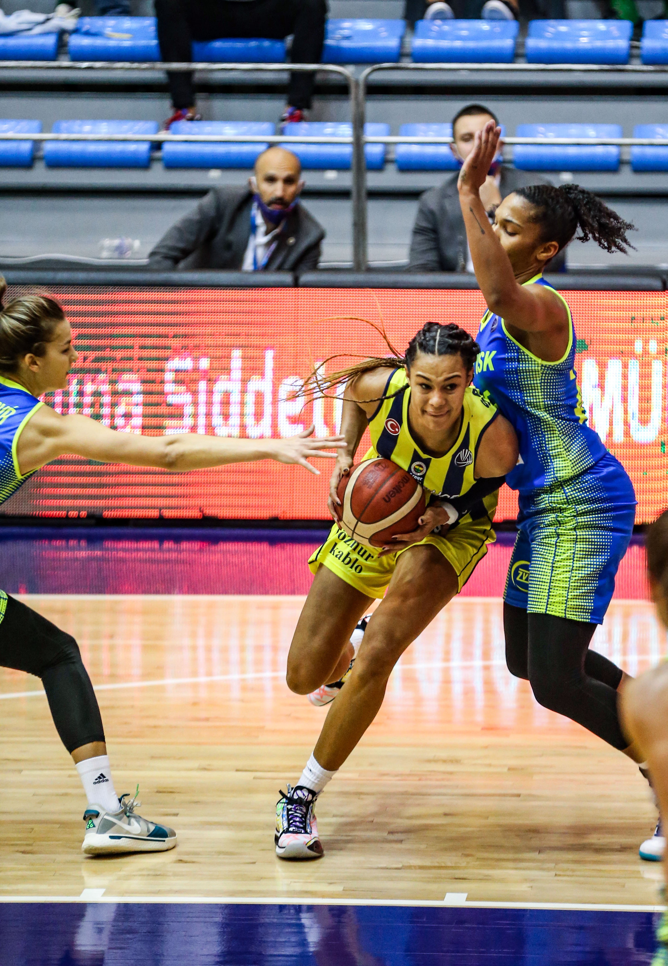 Fenerbahce Oznur Kablo v USK Praha - FIBA EuroLeague Women