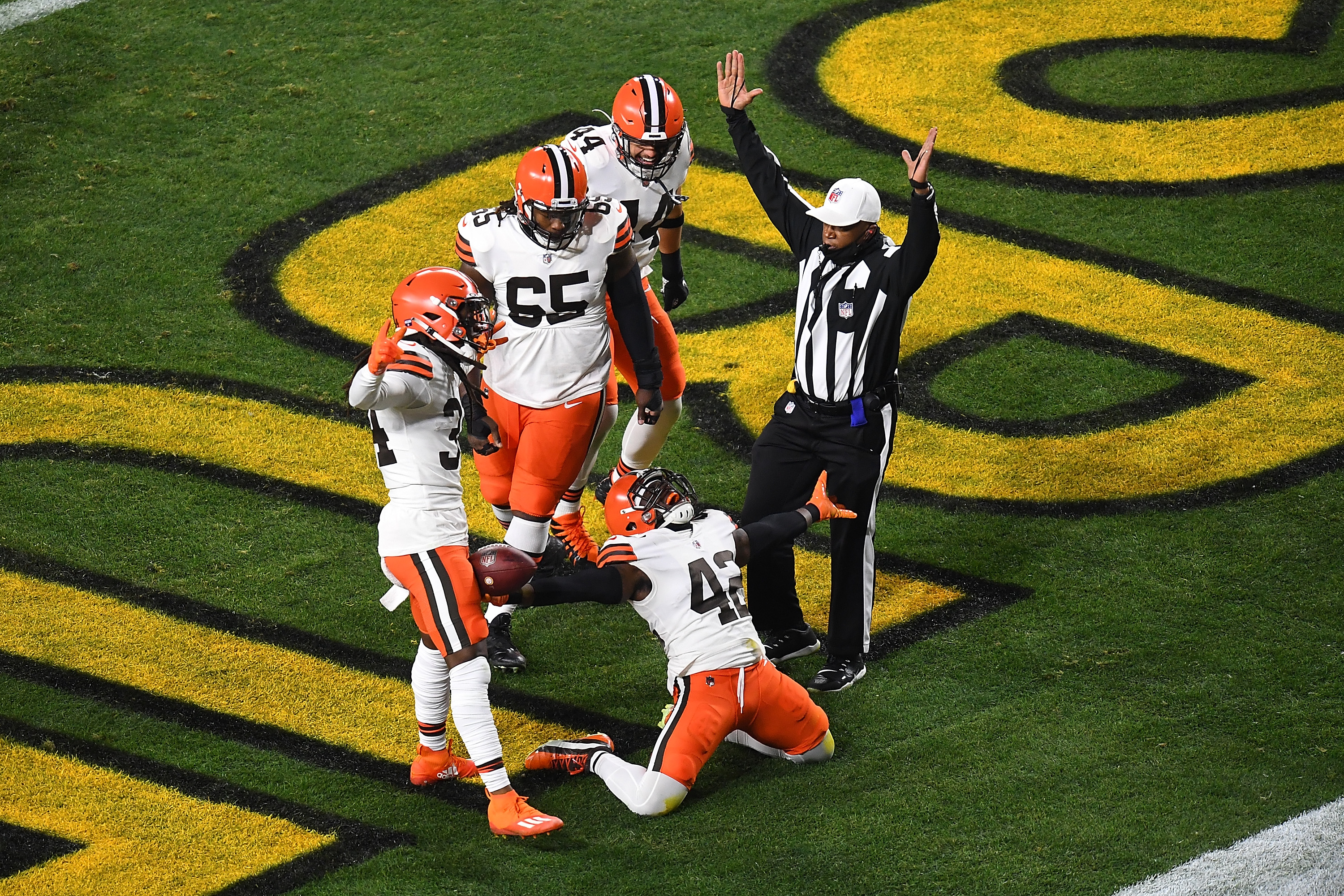 Wild Card Round - Cleveland Browns v Pittsburgh Steelers
