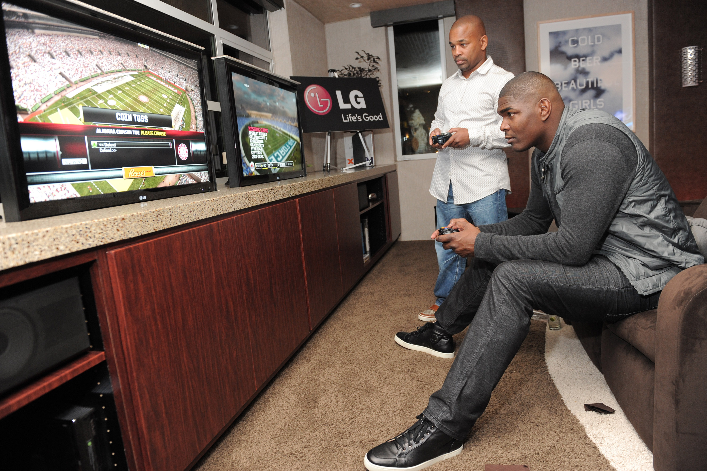 Keyshawn Johnson Hosts LG Electronics Party At The 2010 Esquire House