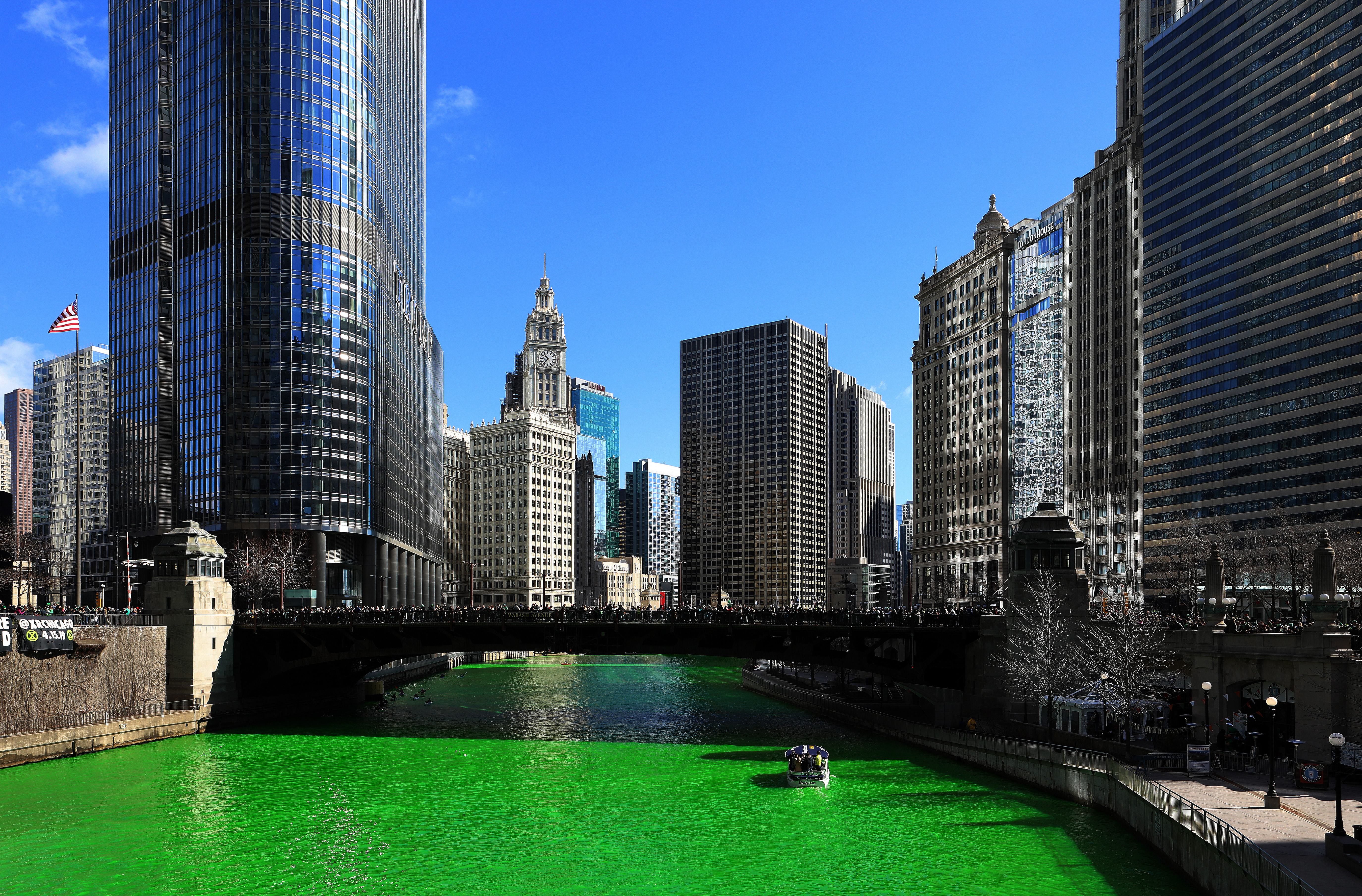 The Chicago River Goes Green For St. Patrick’s Day 2019