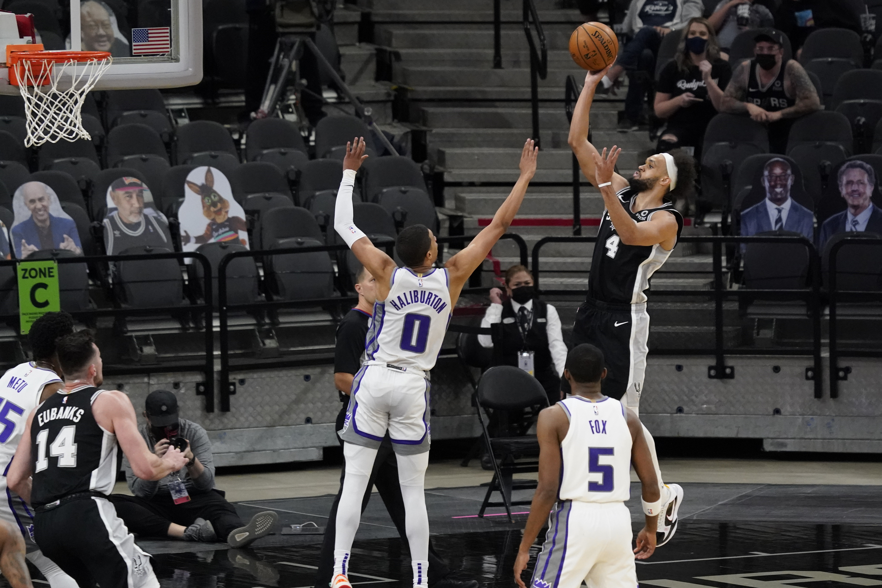 NBA: Sacramento Kings at San Antonio Spurs