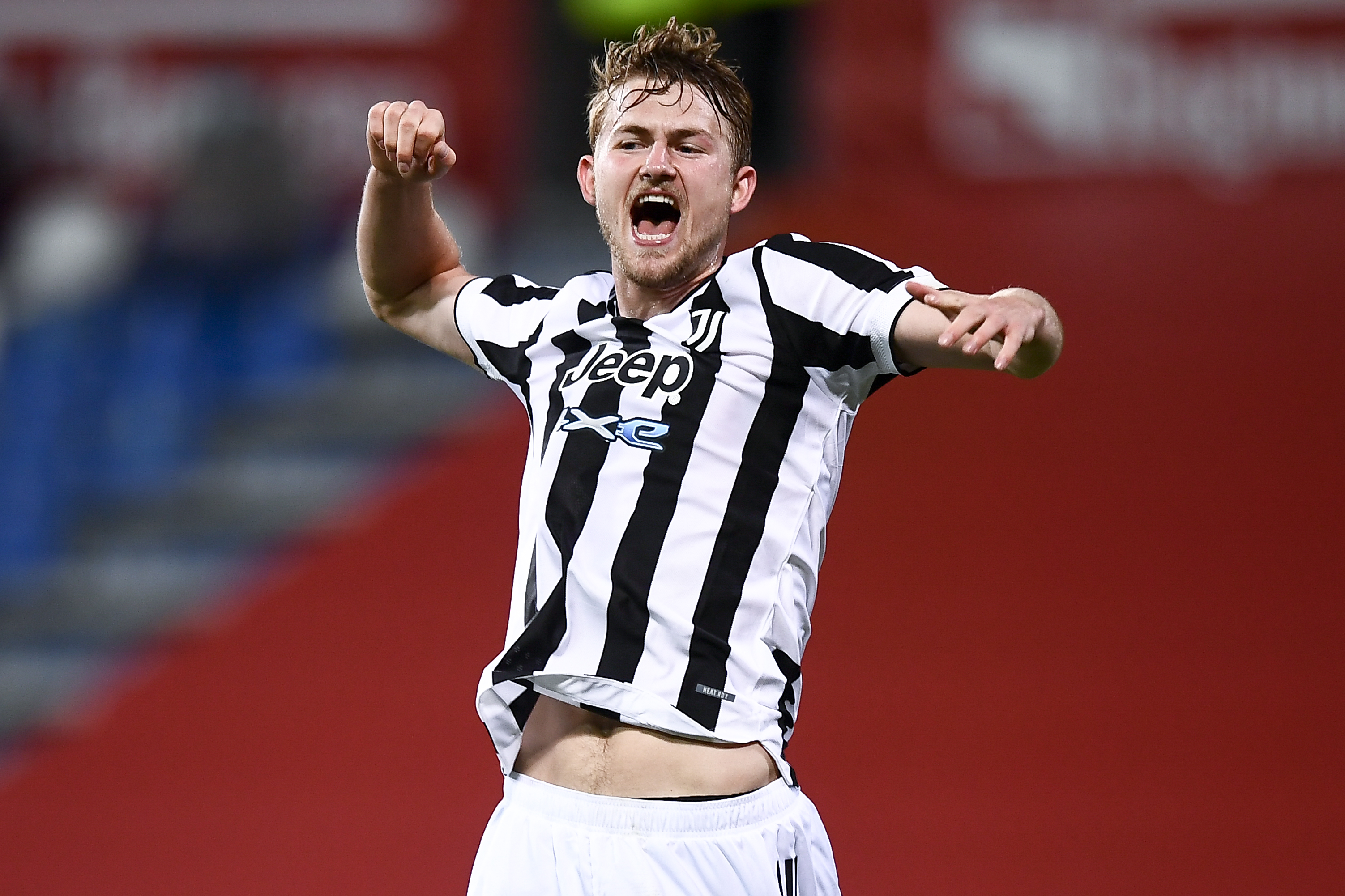 Matthijs de Ligt of Juventus FC celebrates the victory at...