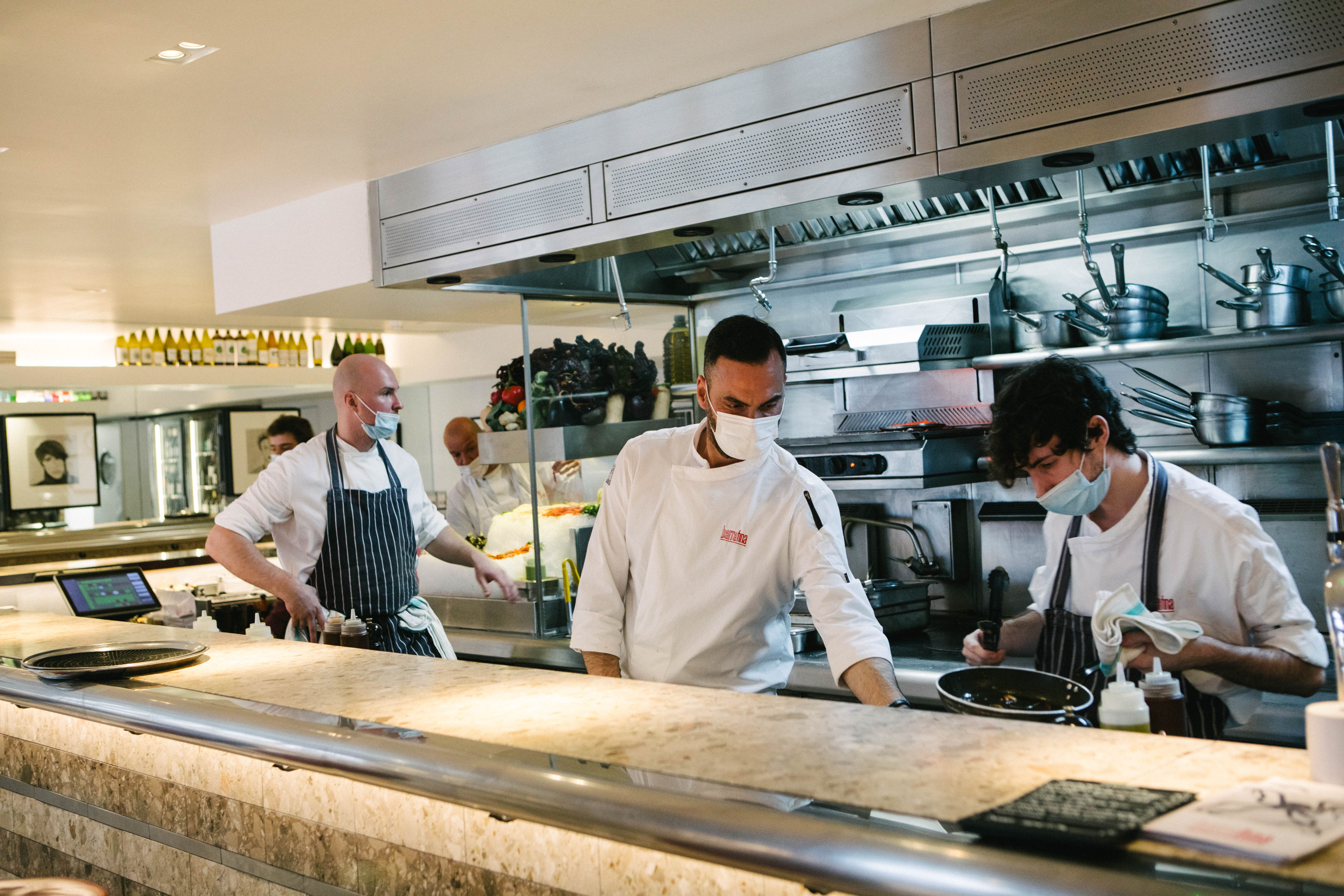 Soho区的米其林星级餐厅Barrafina将向顾客提供炸丸子火腿、猪蹄和对虾等菜肴