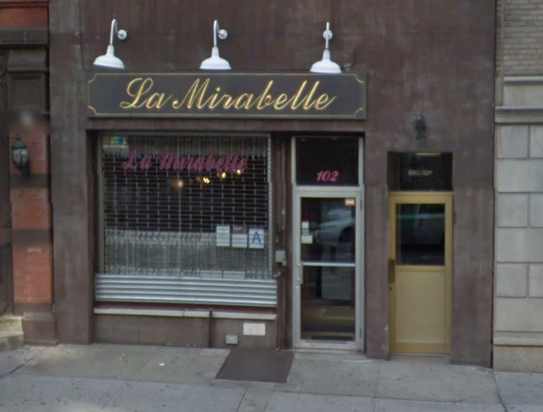 谷歌地图的截图，展示了纽约市一个棕色的店面，招牌上用草书写着“La Mirabelle”