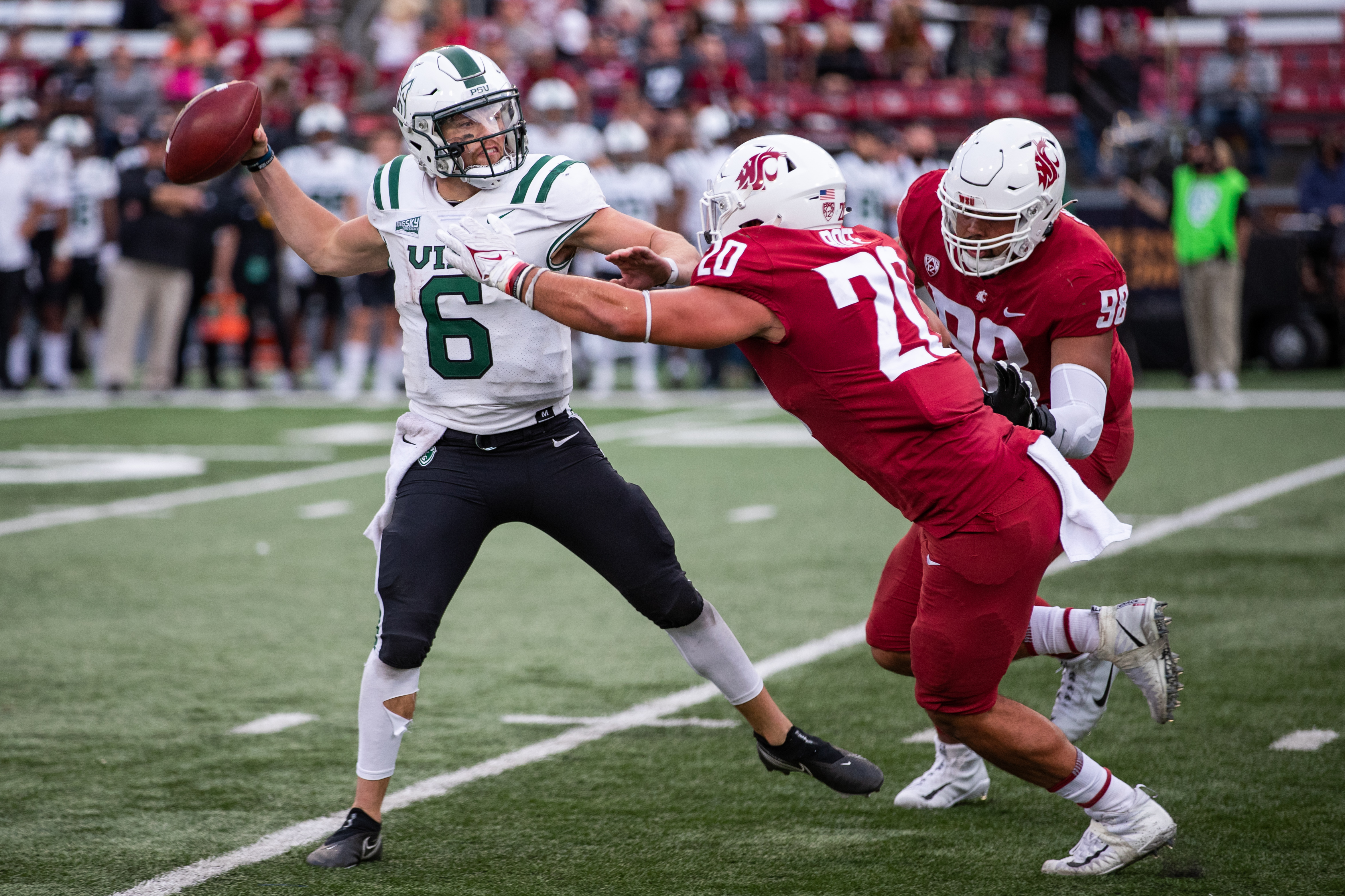 PULLMAN, WA - SEPTEMBER 11: Washington State EDGE Quinn Roff (20) pressures the quarterback during the second half of a non-conference matchup between the Portland State Vikings and the Washington State Cougars on September 11, 2021, at Martin Stadium in Pullman, WA.