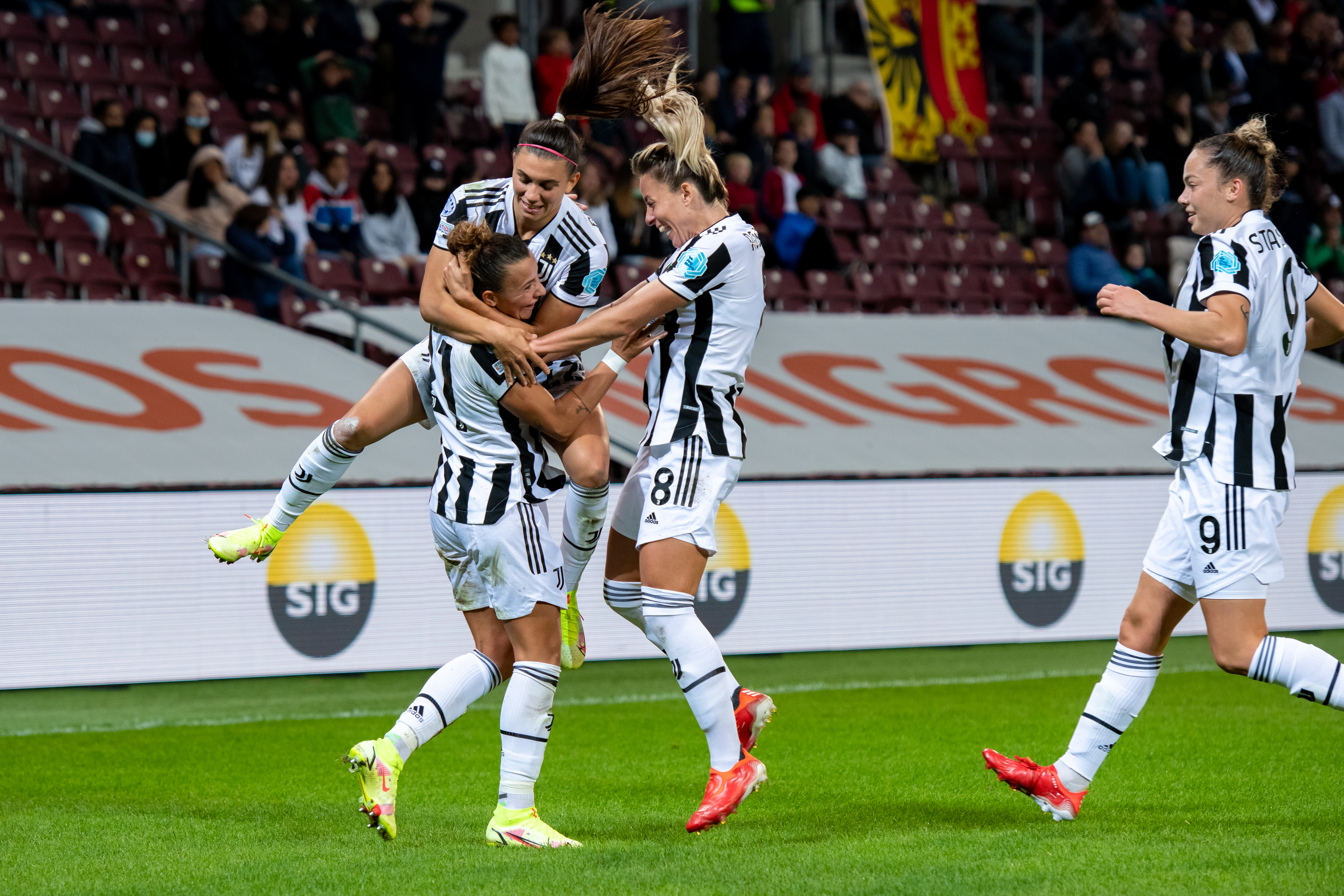 Servette FCCF v Juventus: Group A - UEFA Women’s Champions League