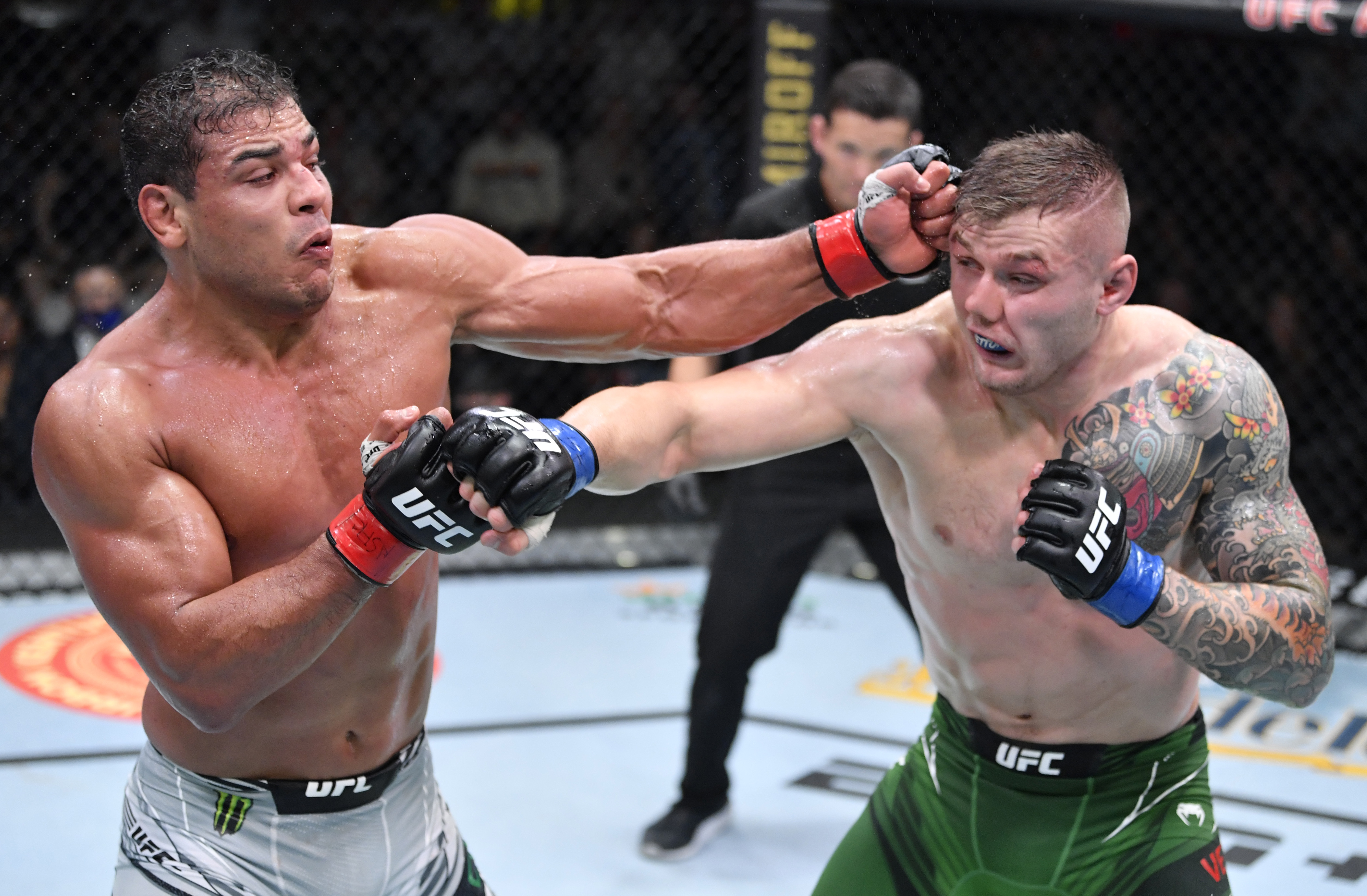 Marvin Vettori and Paulo Costa battle in their headliner at UFC Vegas 41. 