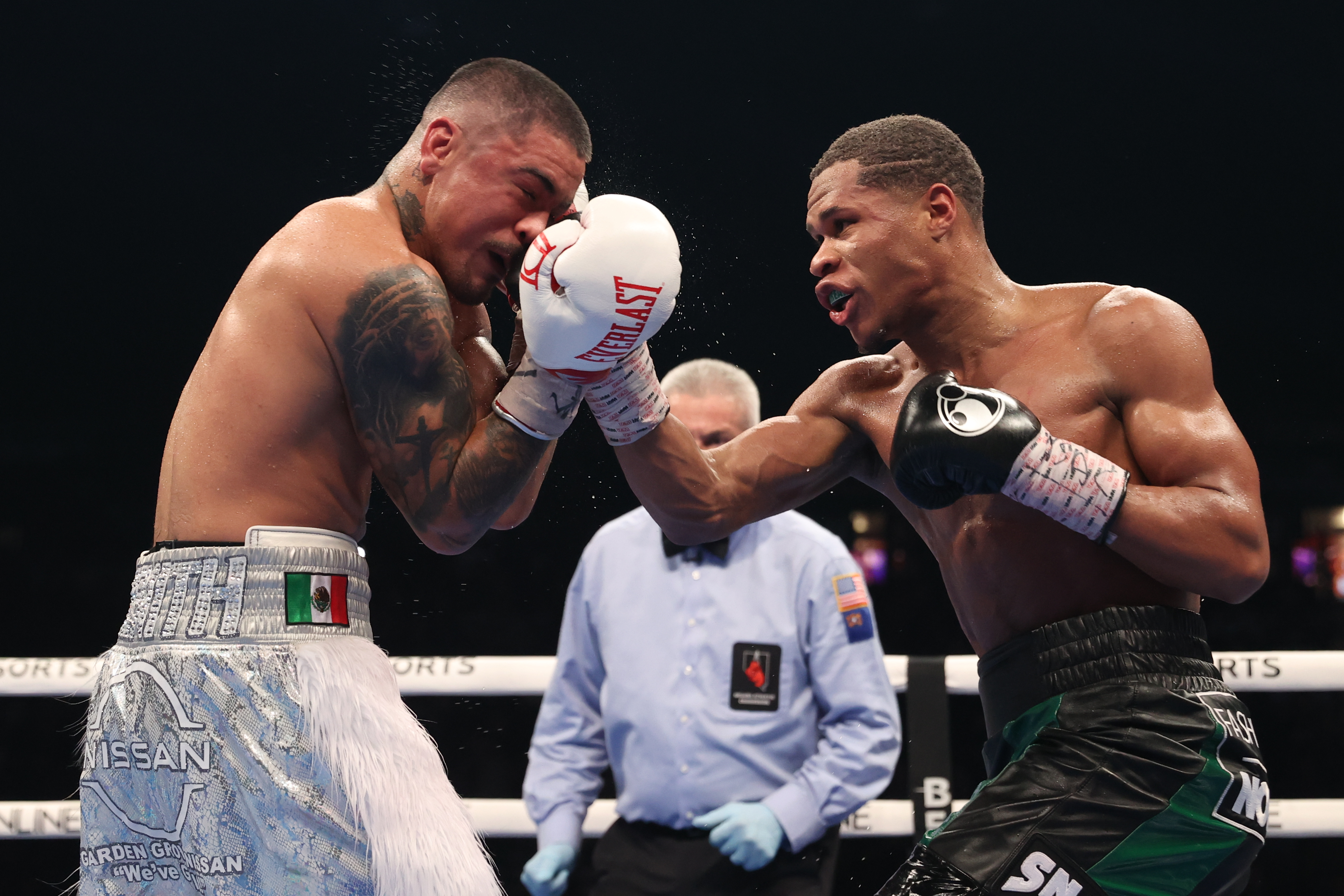 Devin Haney was just a bit too much for Joseph Diaz Jr tonight on DAZN