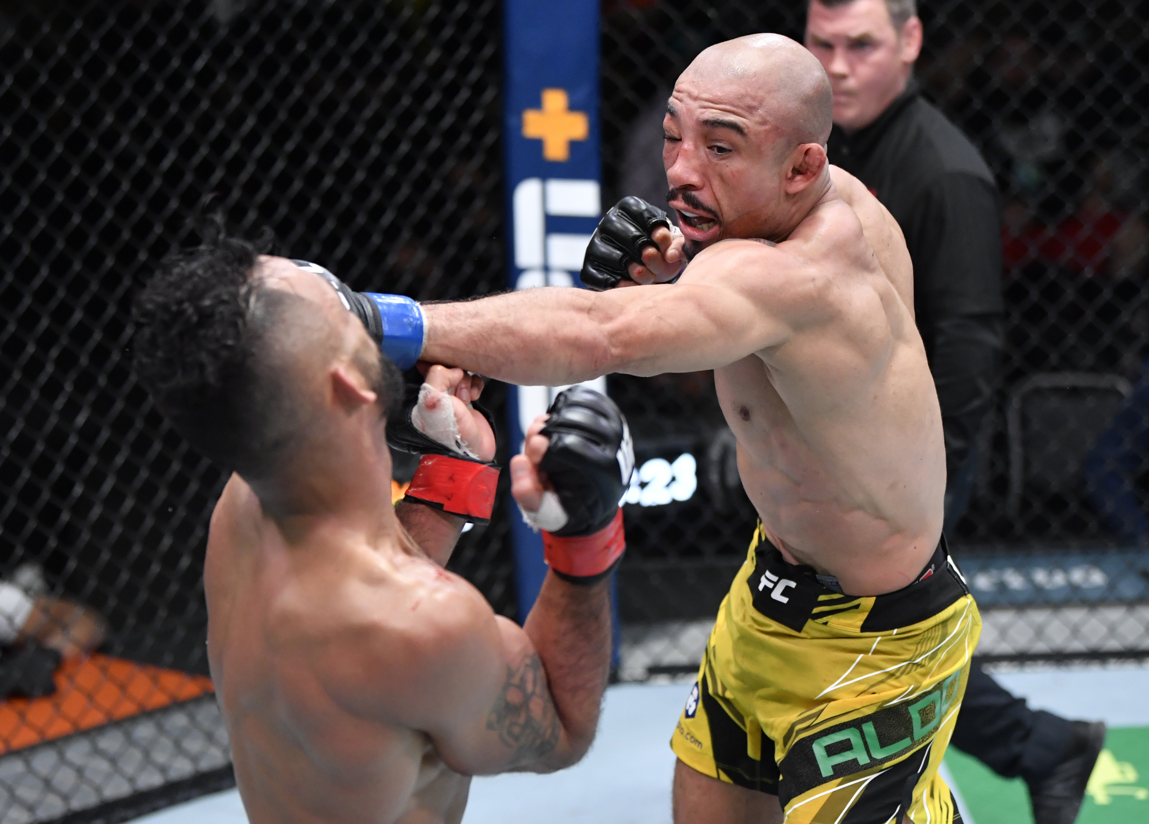 Jose Aldo hurt Rob Font on a few occasions to win a unanimous decision in the UFC Vegas 4 main event