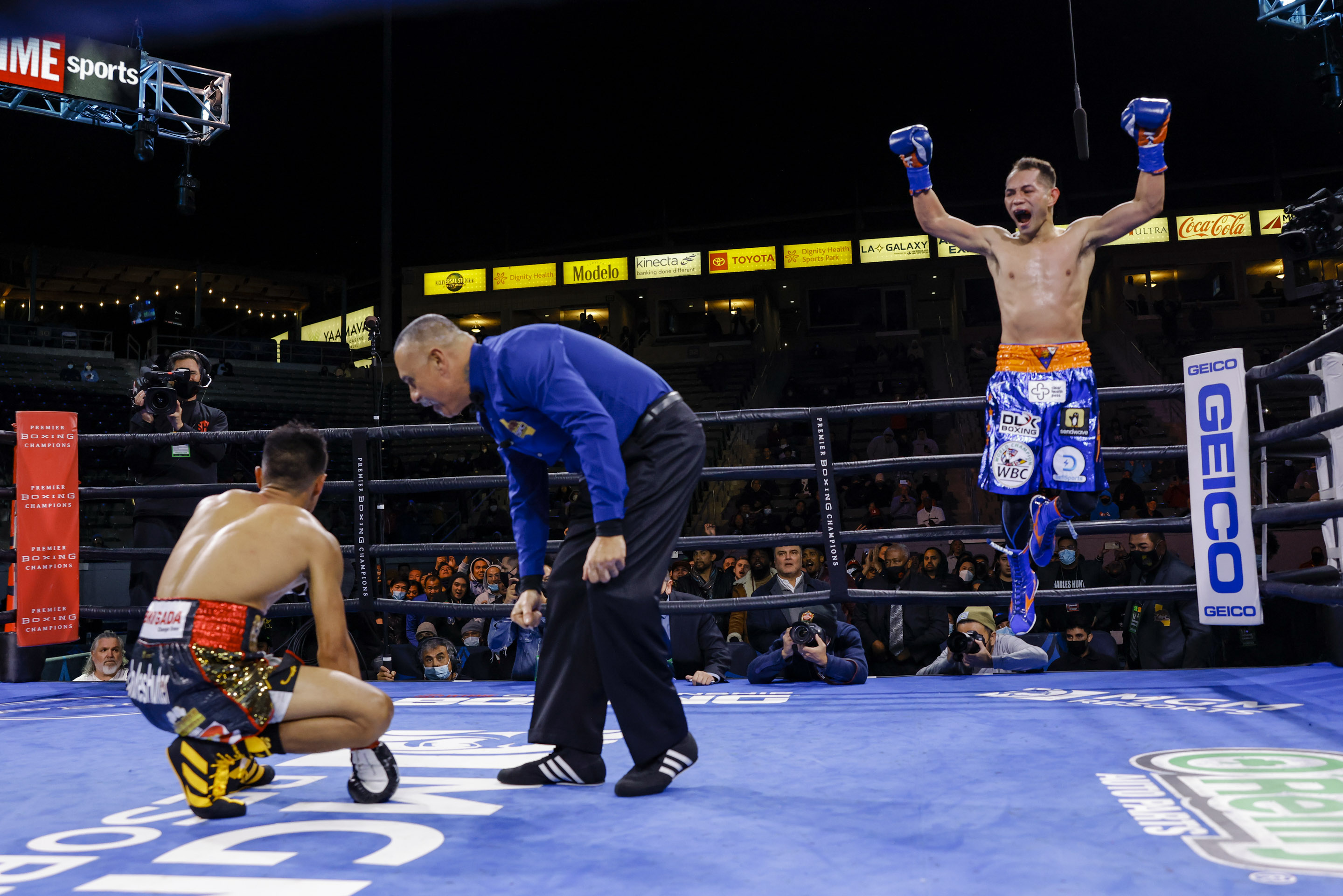 Nonito Donaire knocked out Reymart Gaballo on a body shot in round four