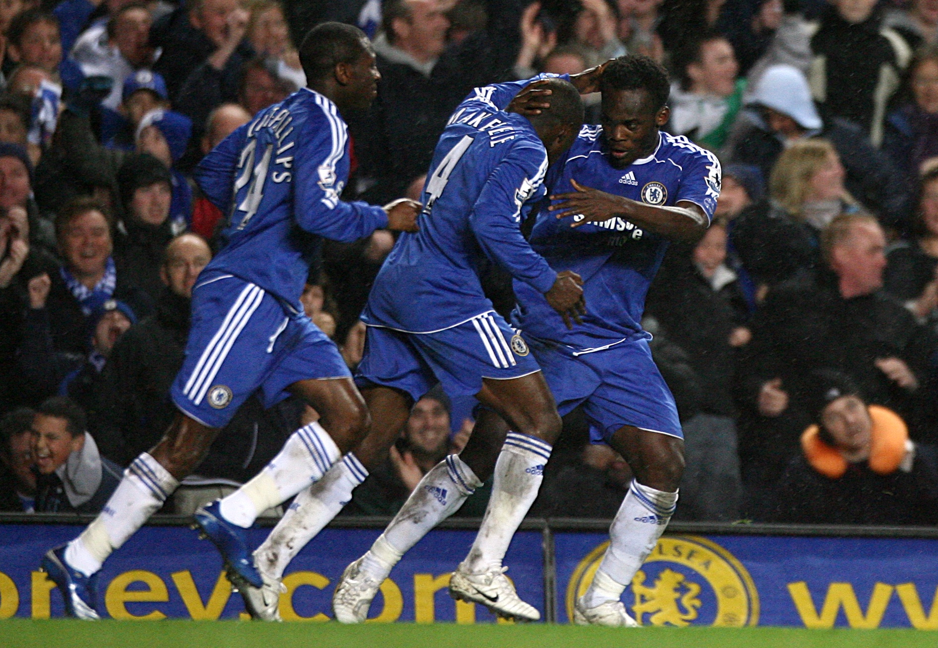 Soccer - FA Barclays Premiership - Chelsea v Arsenal - Stamford Bridge