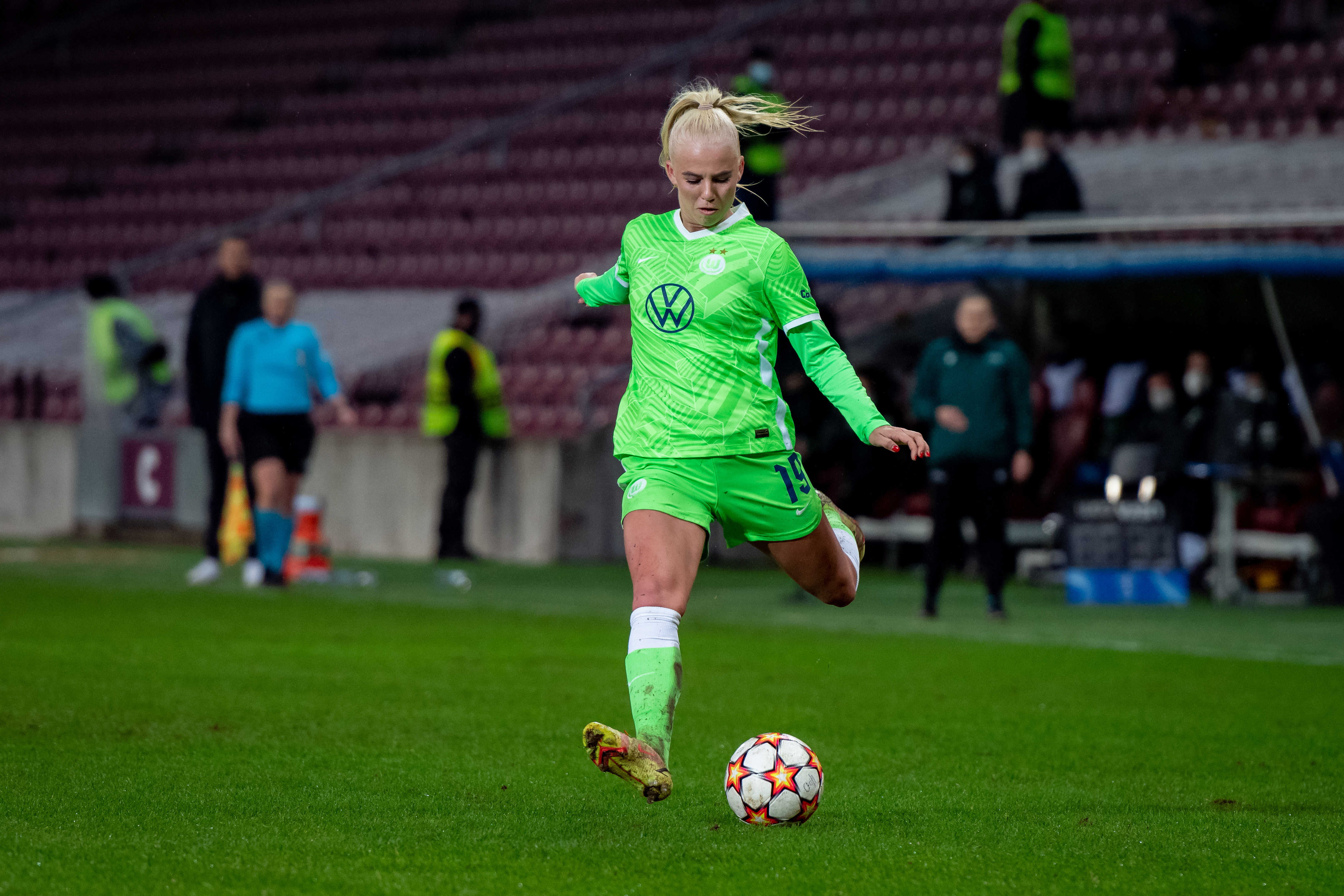 Servette FCCF vs Wolfsburg: Group A - UEFA Women’s Champions League