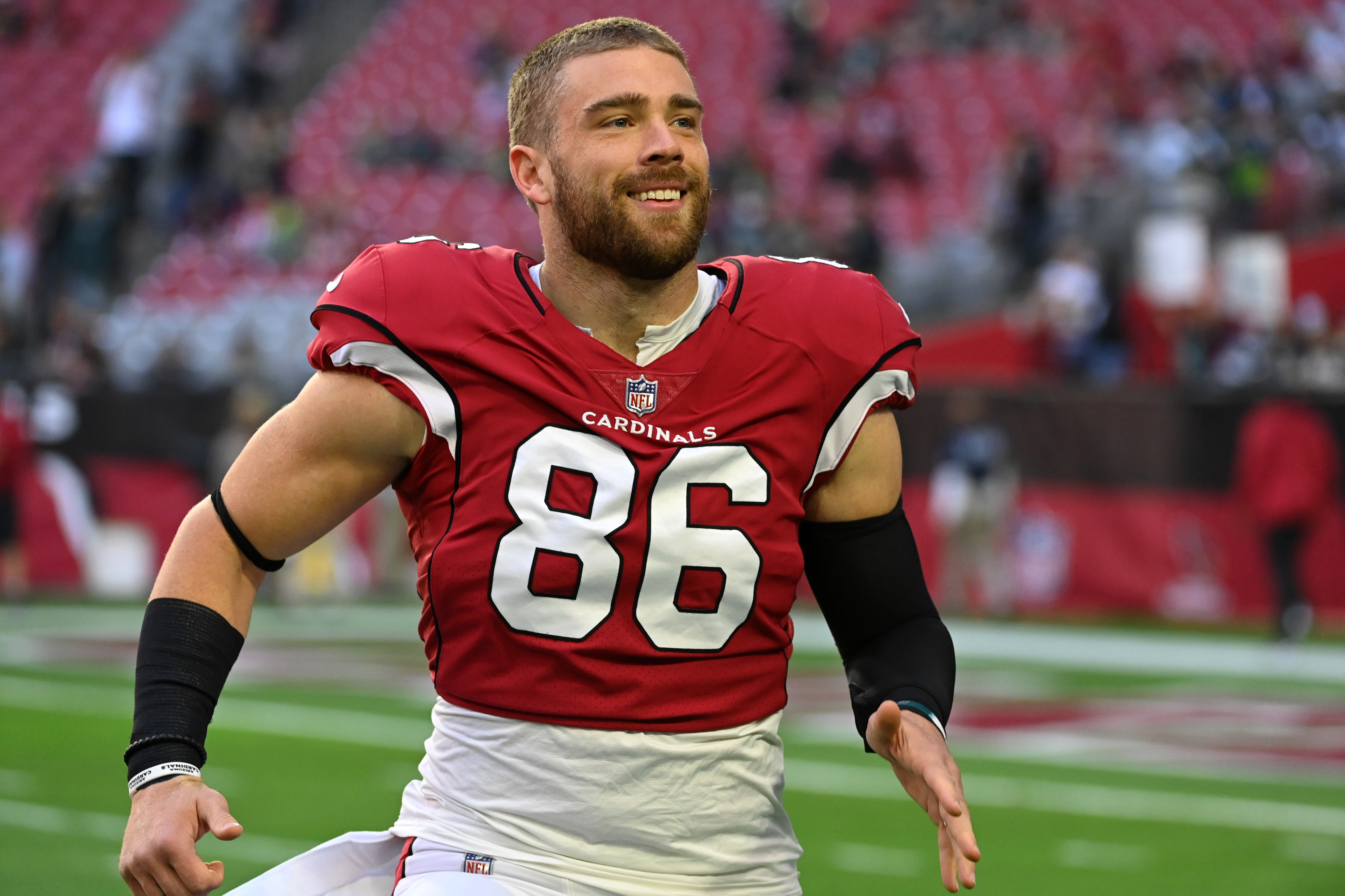 Zach Ertz #86 of the Arizona Cardinals prepares for a game against the Seattle Seahawks at State Farm Stadium on January 09, 2022 in Glendale, Arizona.