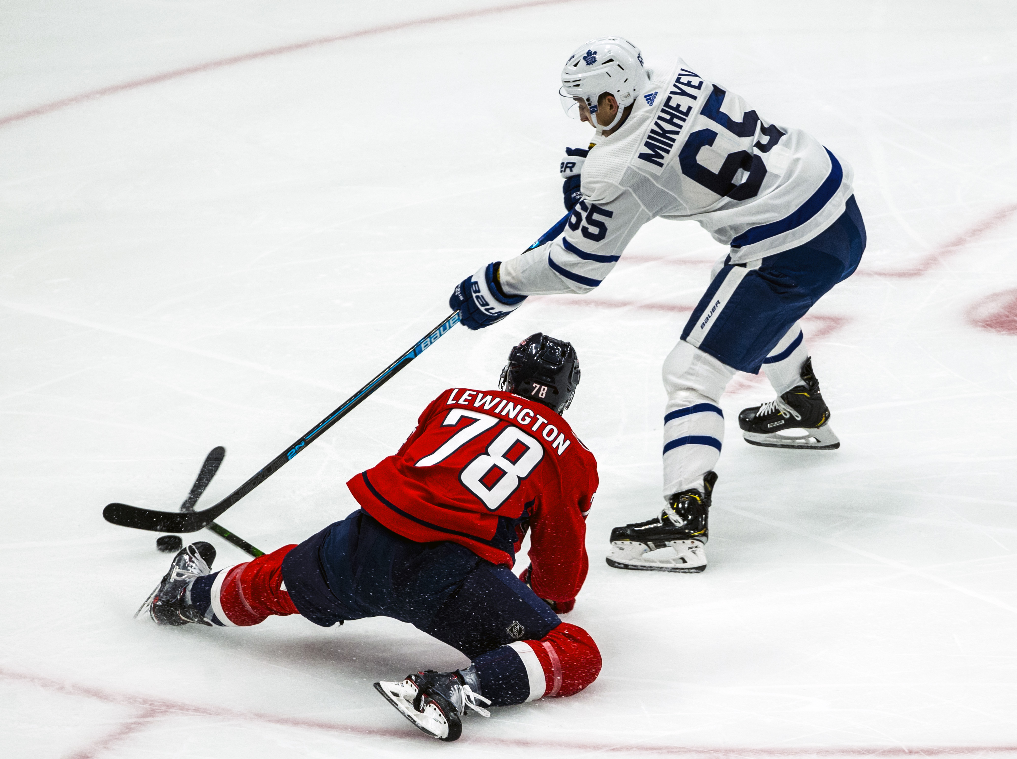 NHL: OCT 16 Maple Leafs at Capitals