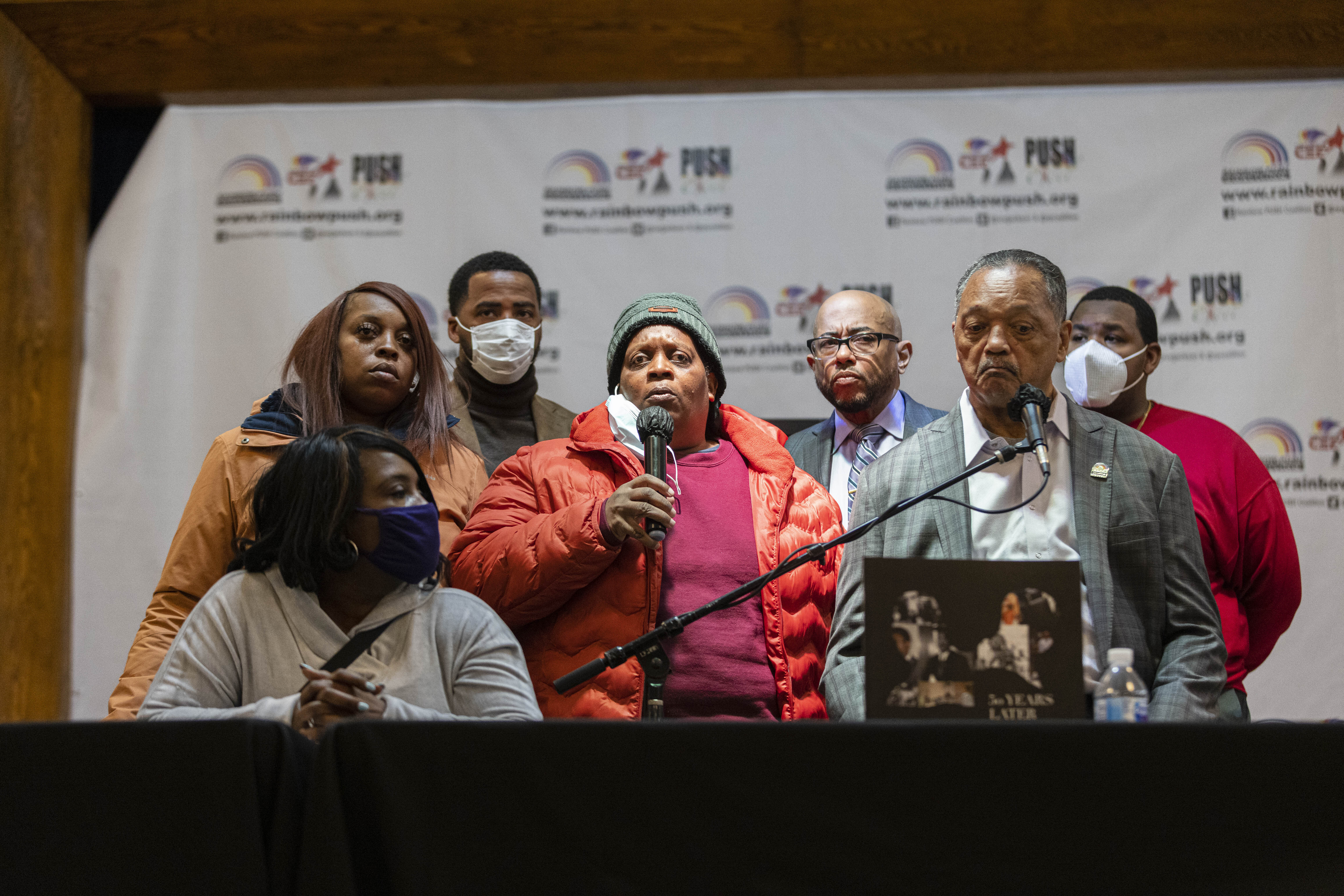 Laquan McDonald’s grandmother, Tracey Hunter, speaks about her grandson’s death during a news conference Monday with Rev. Jesse Jackson and others at Rainbow PUSH Coalition offices at 930 E. 50th St. in Kenwood,