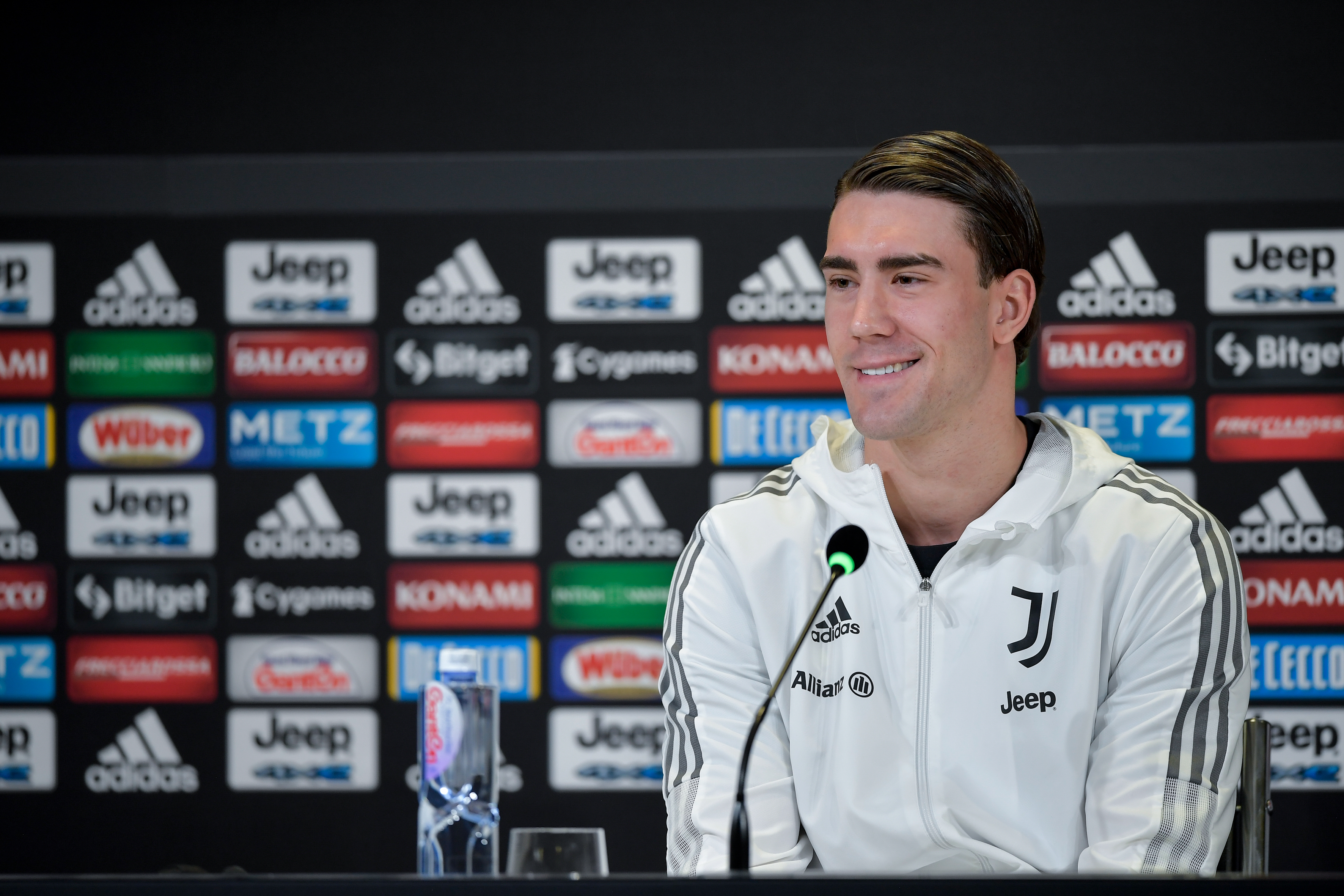 Juventus Unveil New Signing Vlahovic