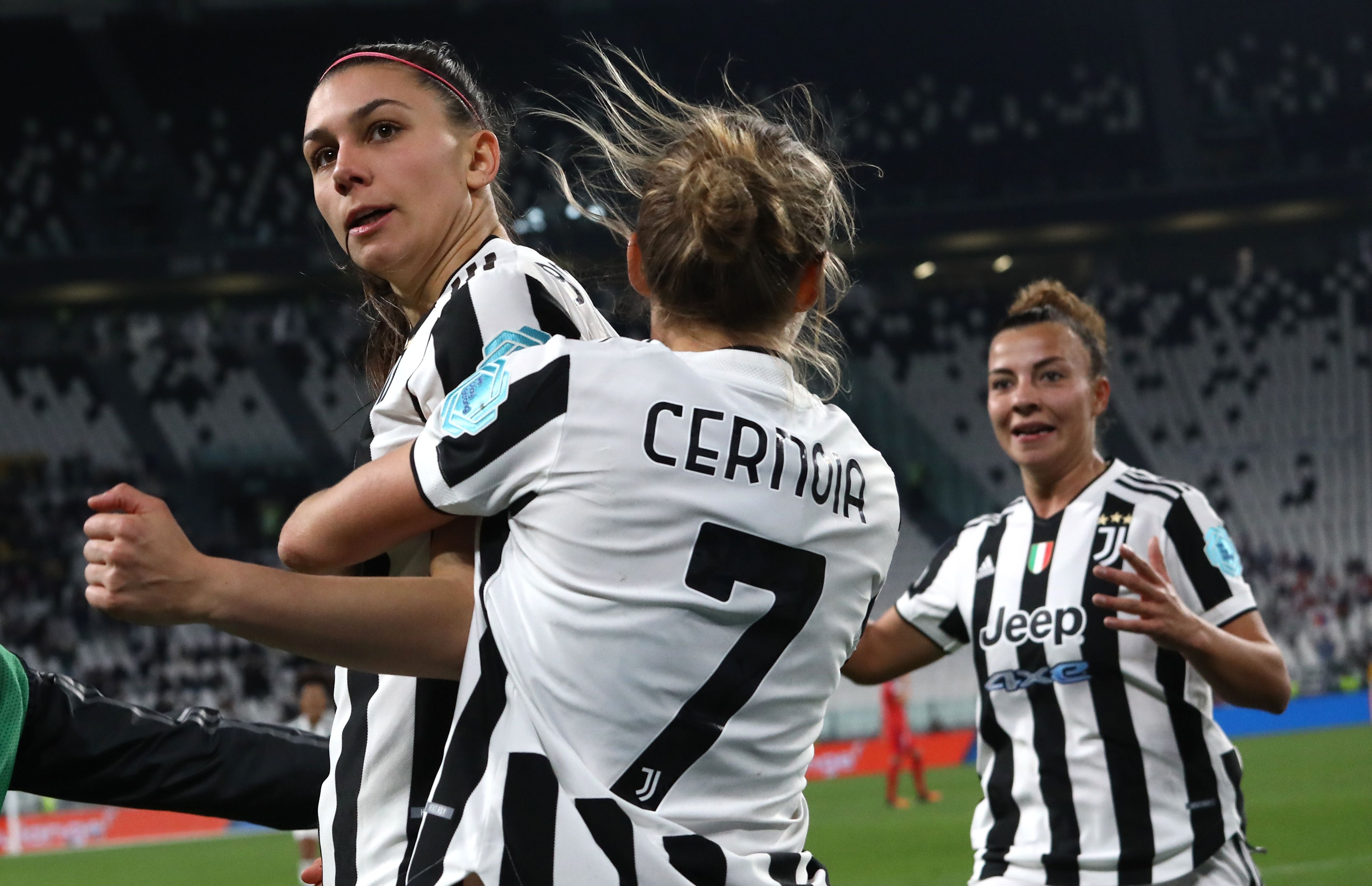 Juventus v Olympique Lyon: Quarter Final First Leg - UEFA Women’s Champions League