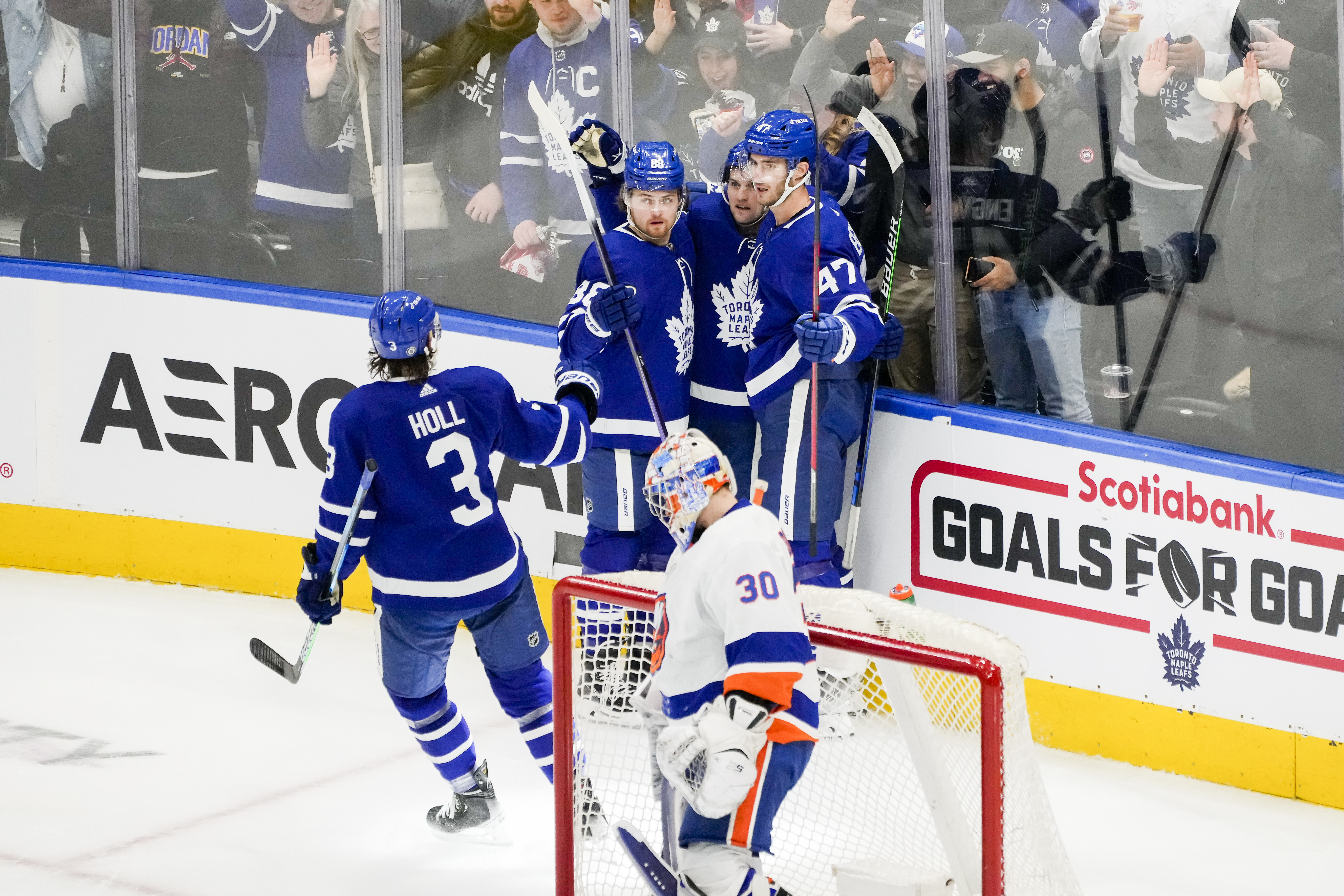 New York Islanders v Toronto Maple Leafs