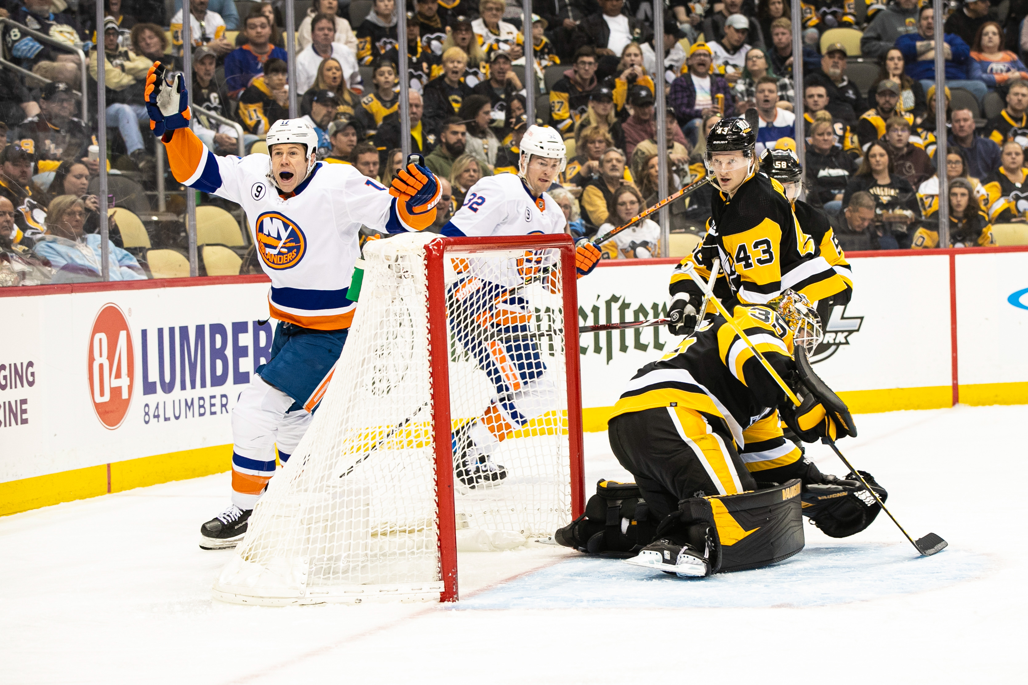 NHL: New York Islanders at Pittsburgh Penguins