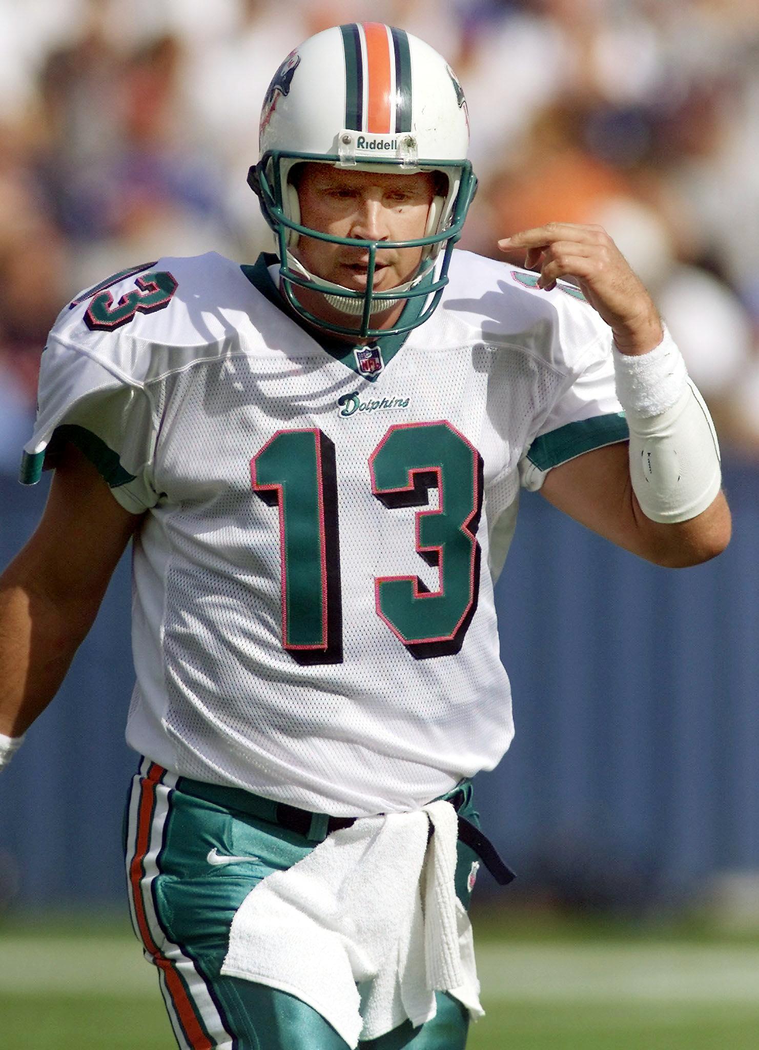 Miami Dolphins starting quarterback Dan Marino poi
