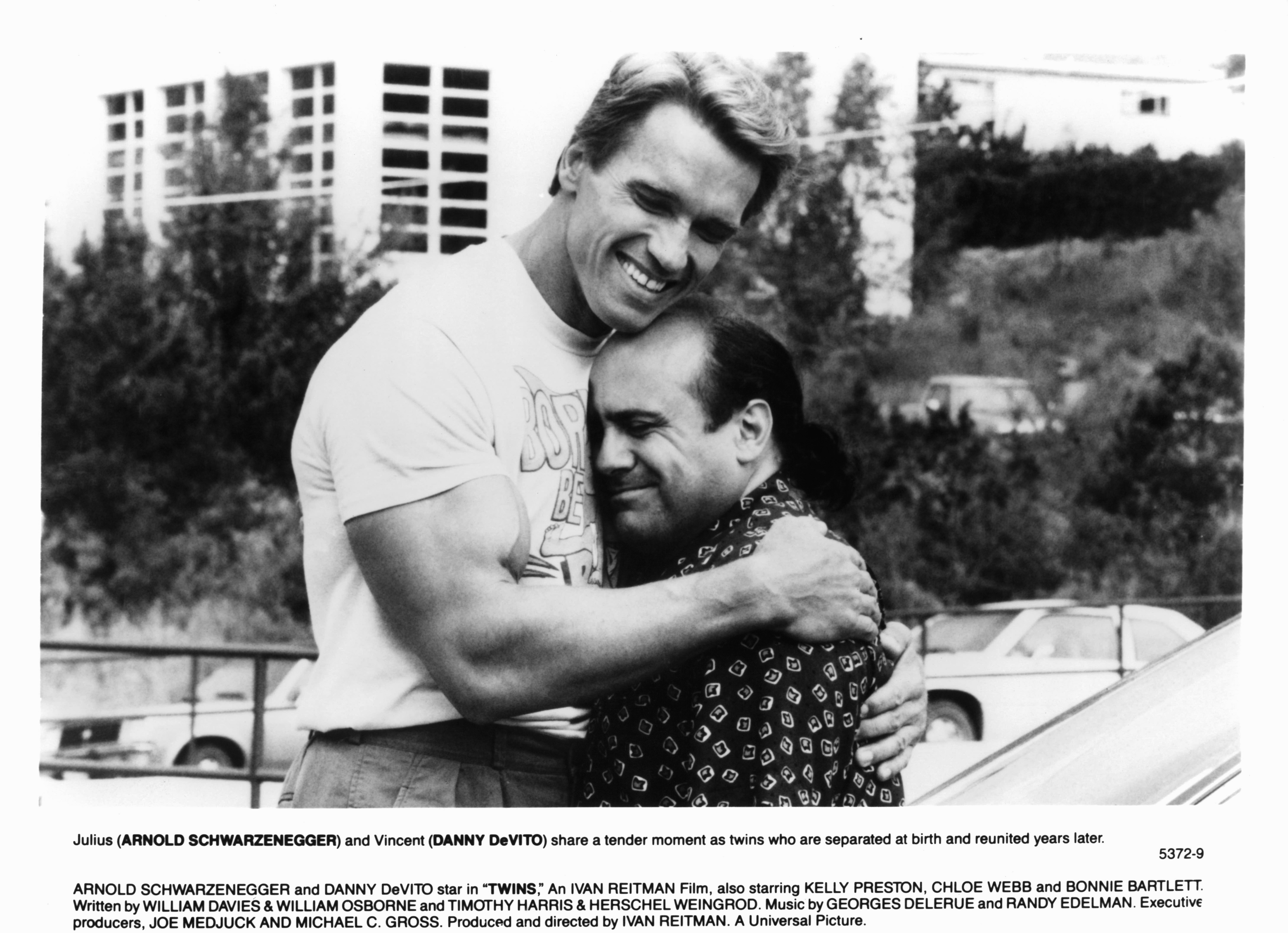 Arnold Schwarzenegger And Danny DeVito In ‘Twins’