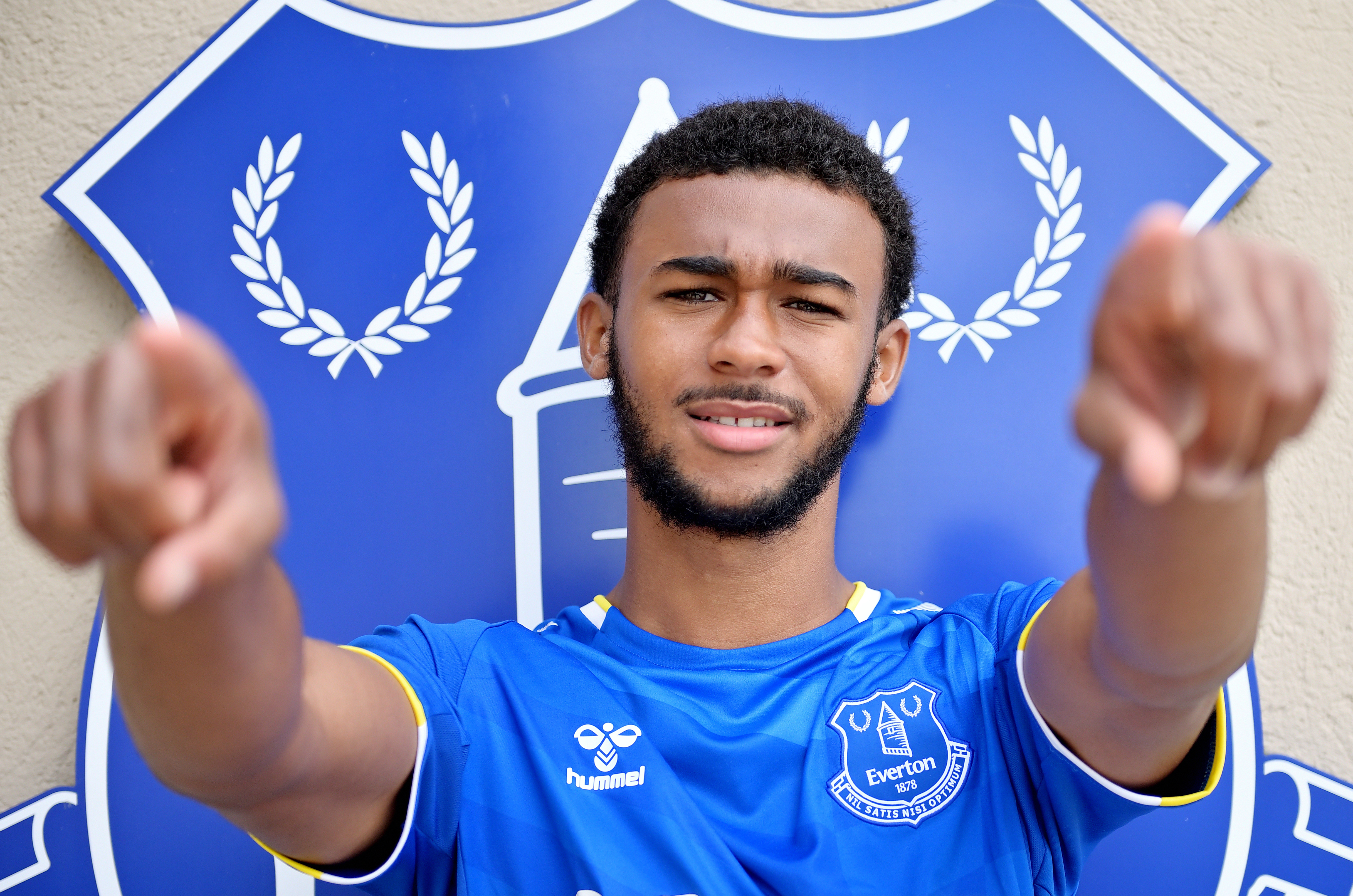 Elijah Campbell Signs a New Contract at Everton