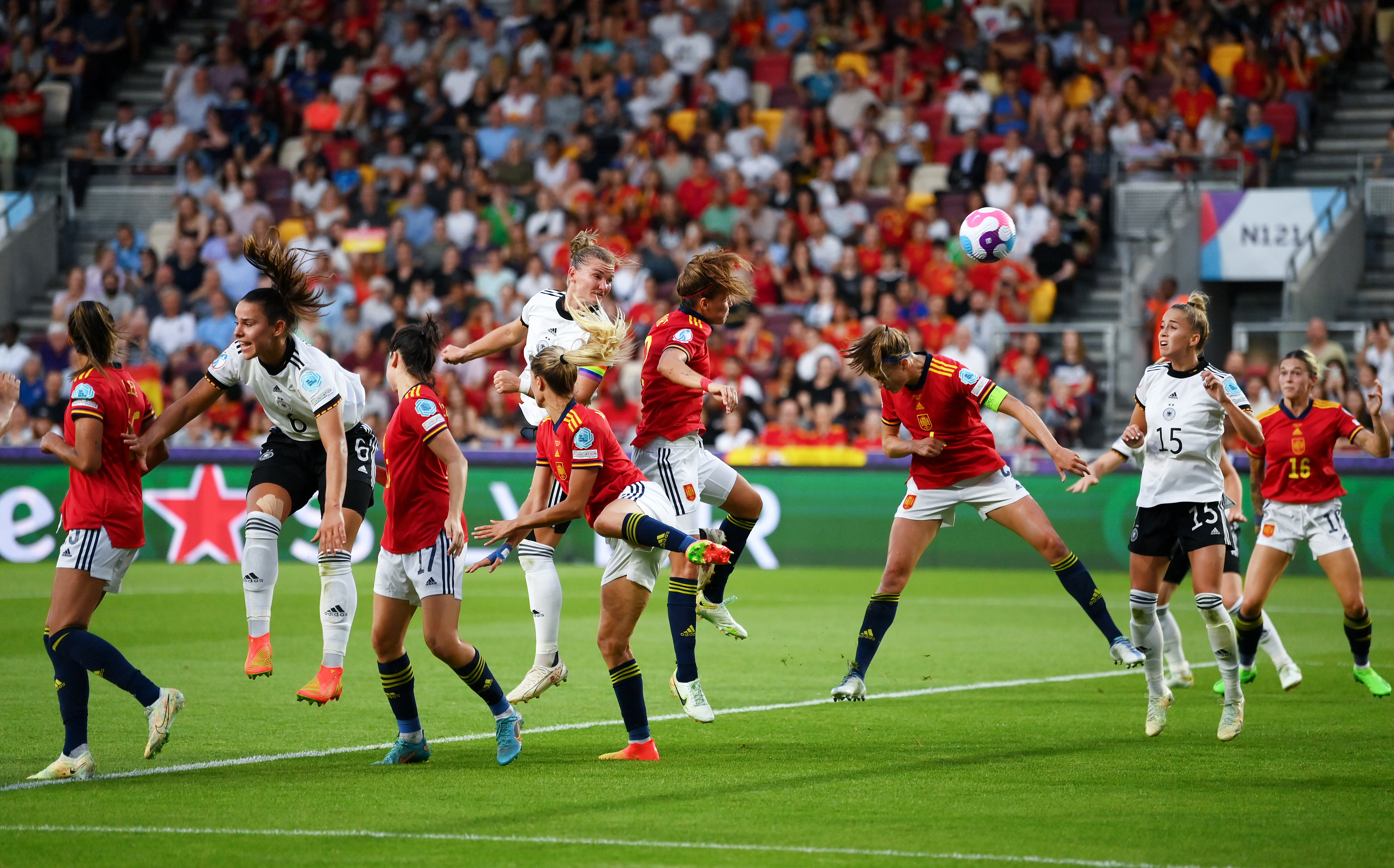 Alexandra Popp heads the corner into the corner of the net for Germany’s 2nd goal.