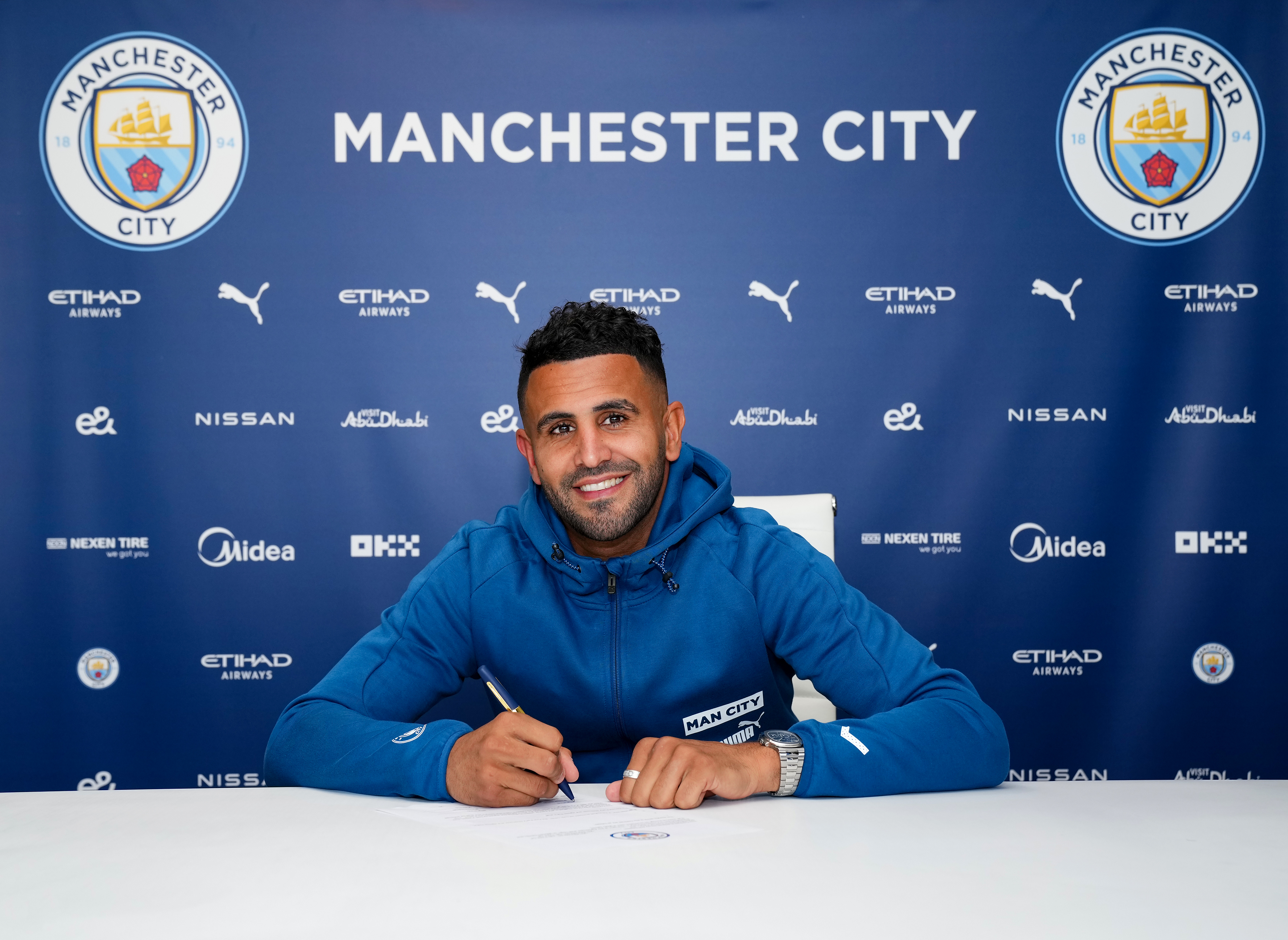Riyad Mahrez Signs New Manchester City Contract