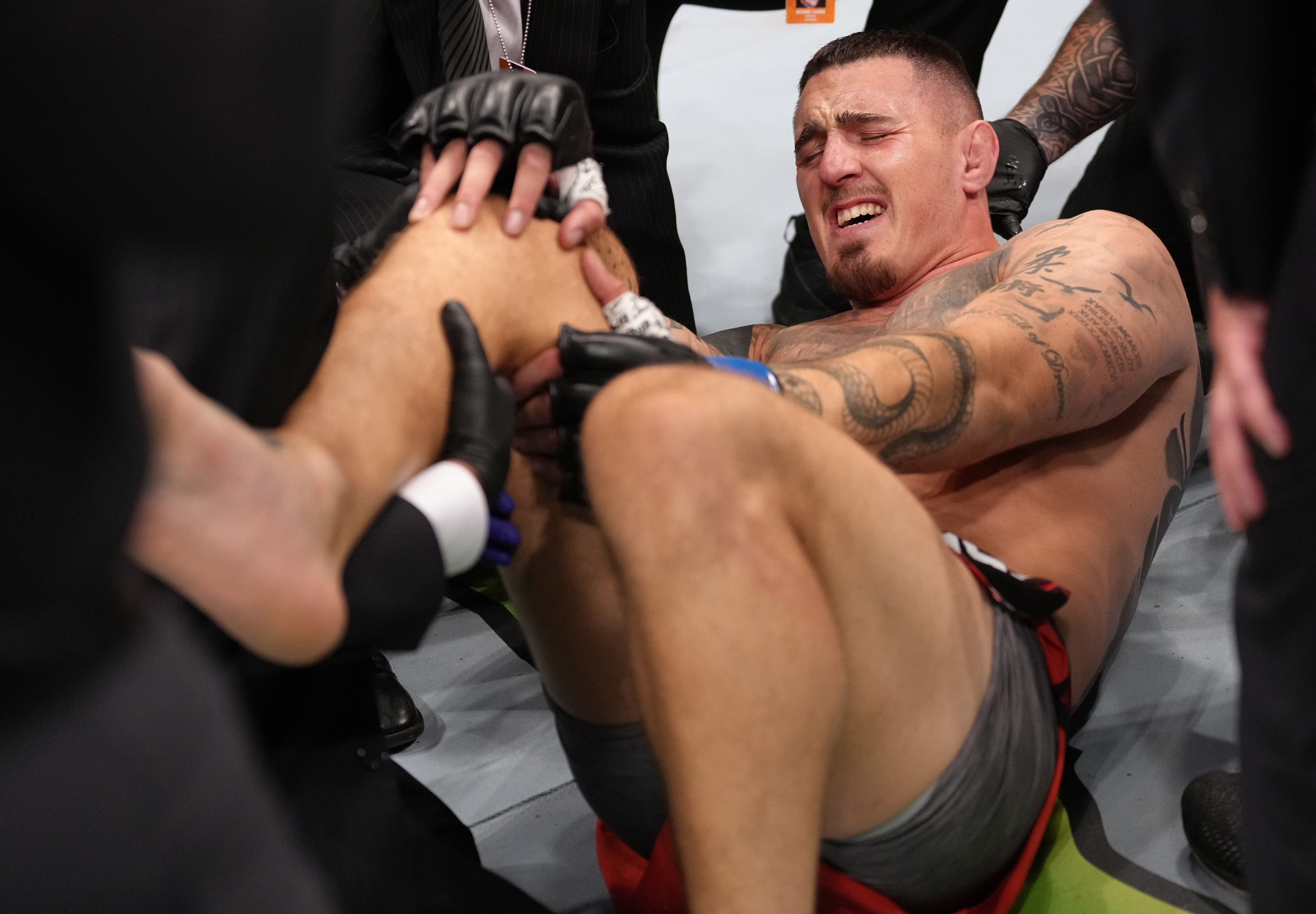 Tom Aspinall suffered a knee injury in the UFC London main event.