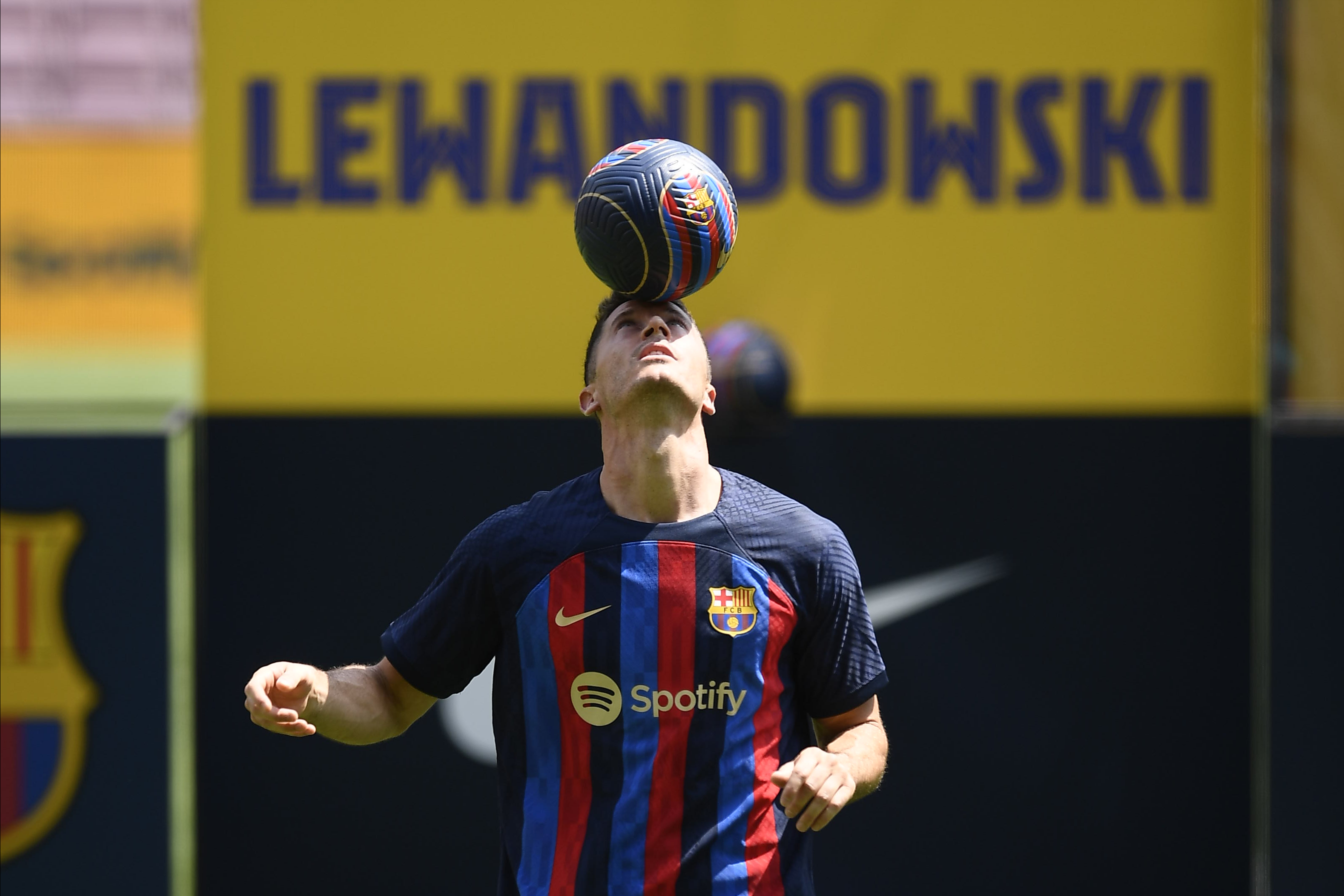 FC Barcelona Unveil New Signing Robert Lewandowski