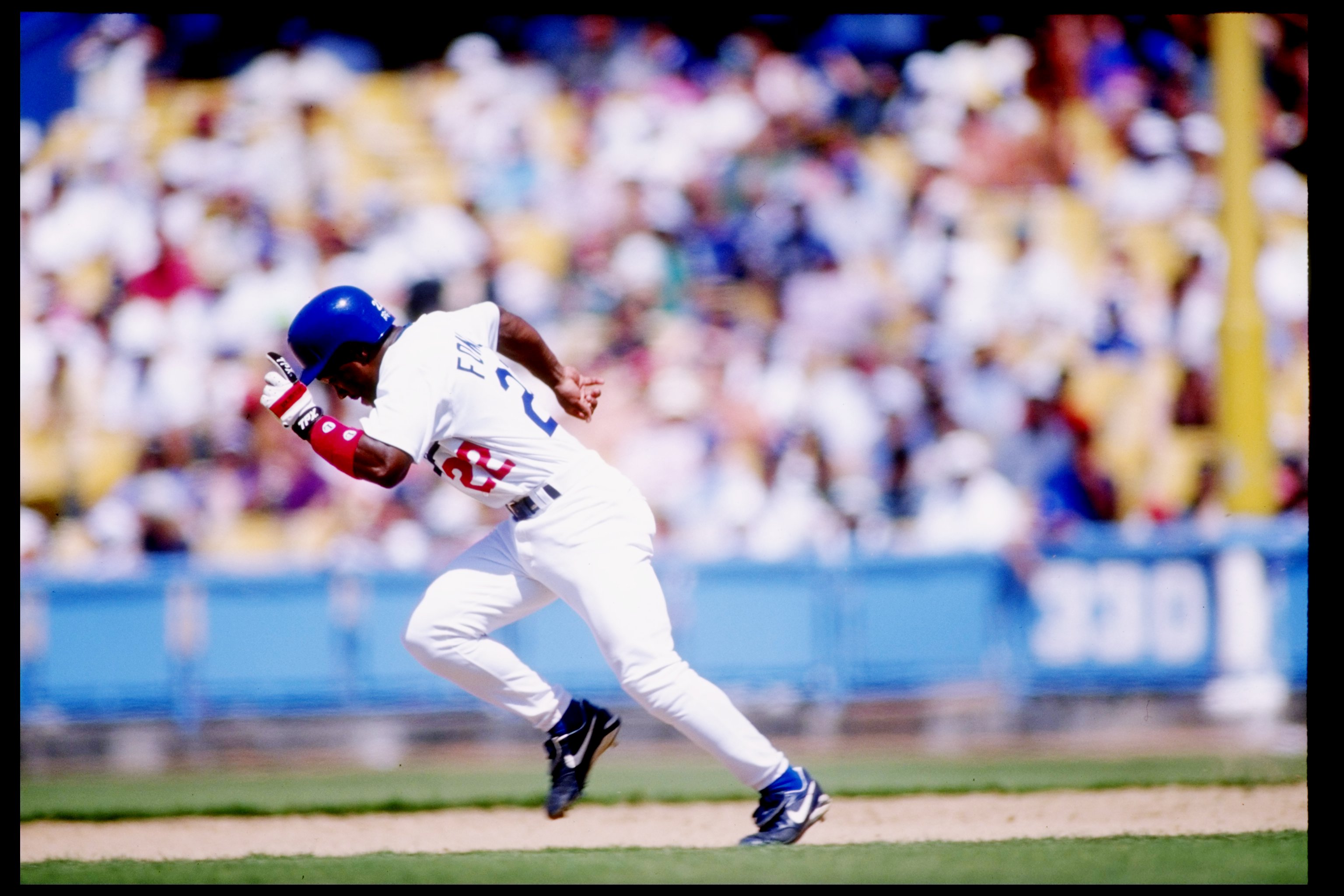 Chad Fonville hit .276 with 42 infield hits and 20 stolen bases for the 1995 Dodgers, filling in for extended periods of time at second base, left field, and shortstop.