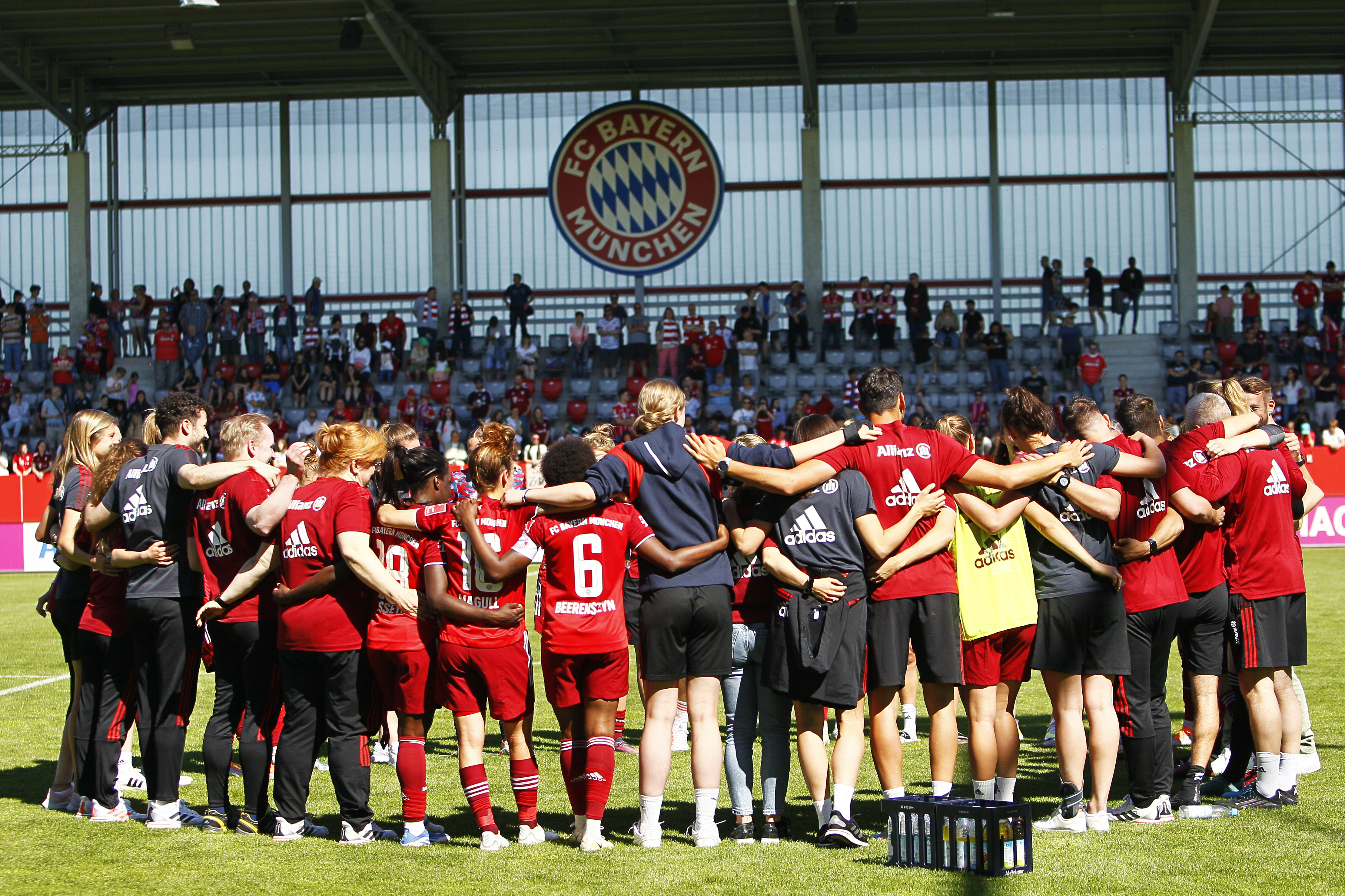 FC Bayern Muenchen v Turbine Potsdam - FLYERALARM Frauen-Bundesliga