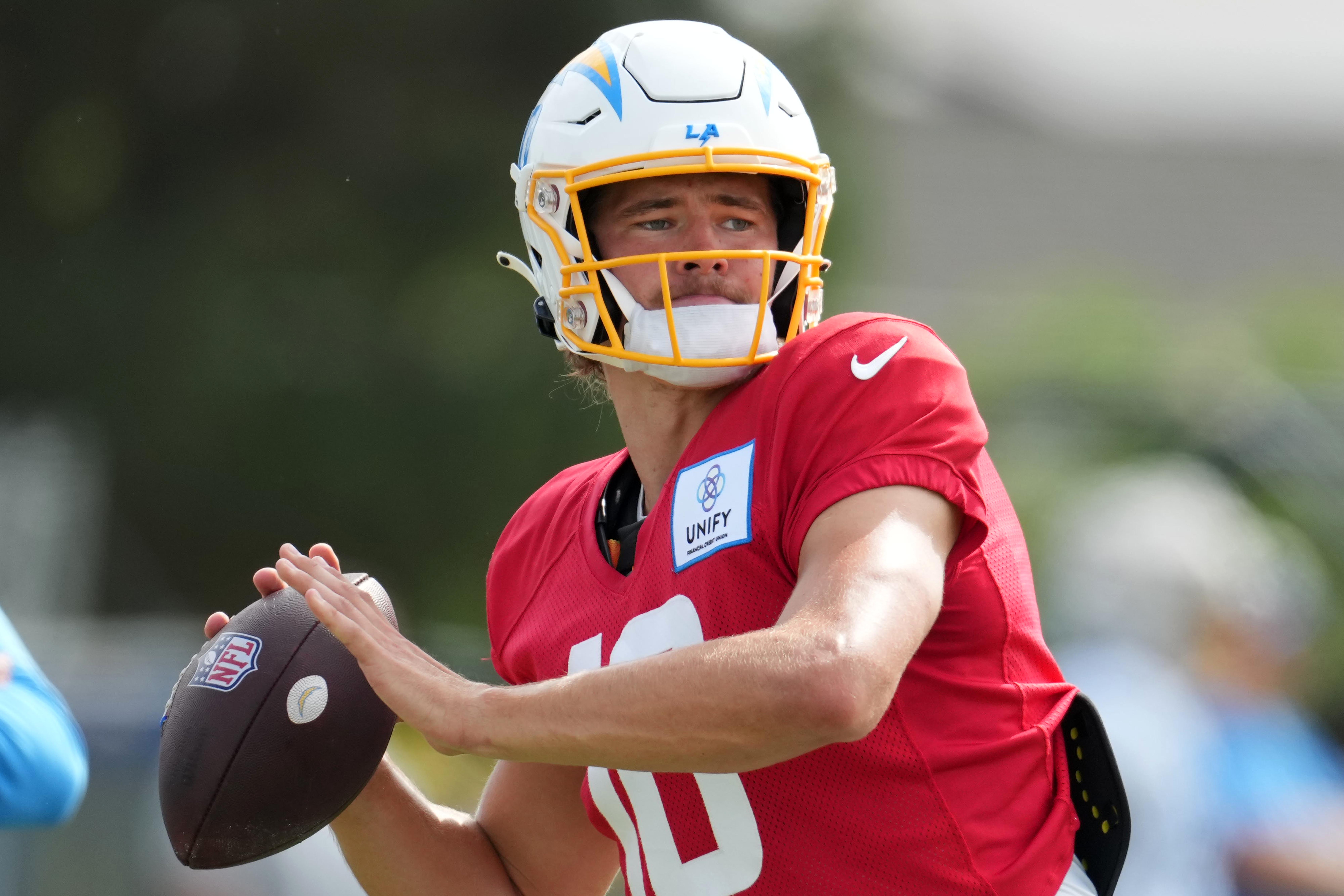 Los Angeles Chargers quarterback Justin Herbert (10) throws the ball during training camp at the Jack Hammett Sports Complex.&nbsp;