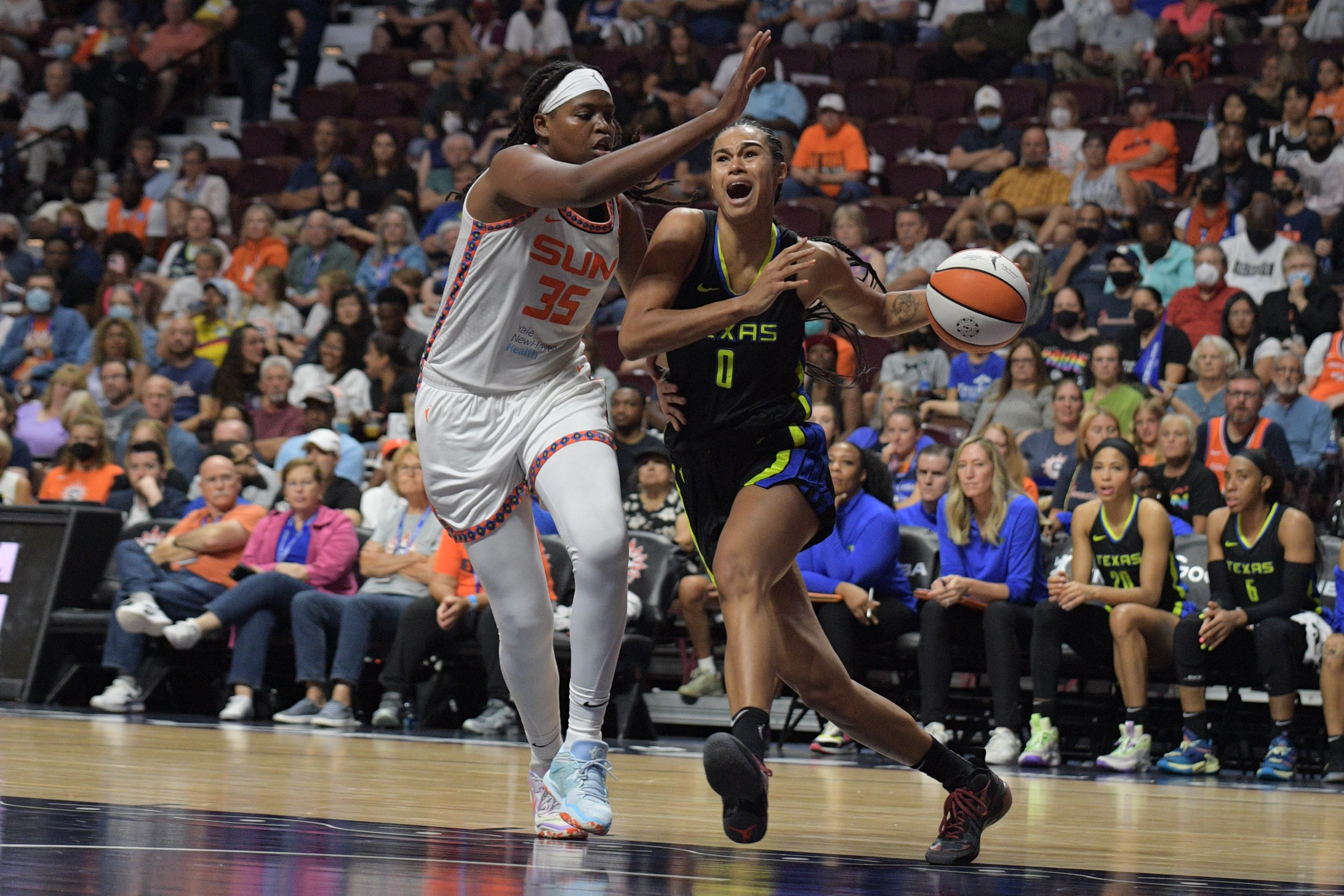 WNBA: AUG 21 Playoffs First Round Dallas Wings at Connecticut Sun