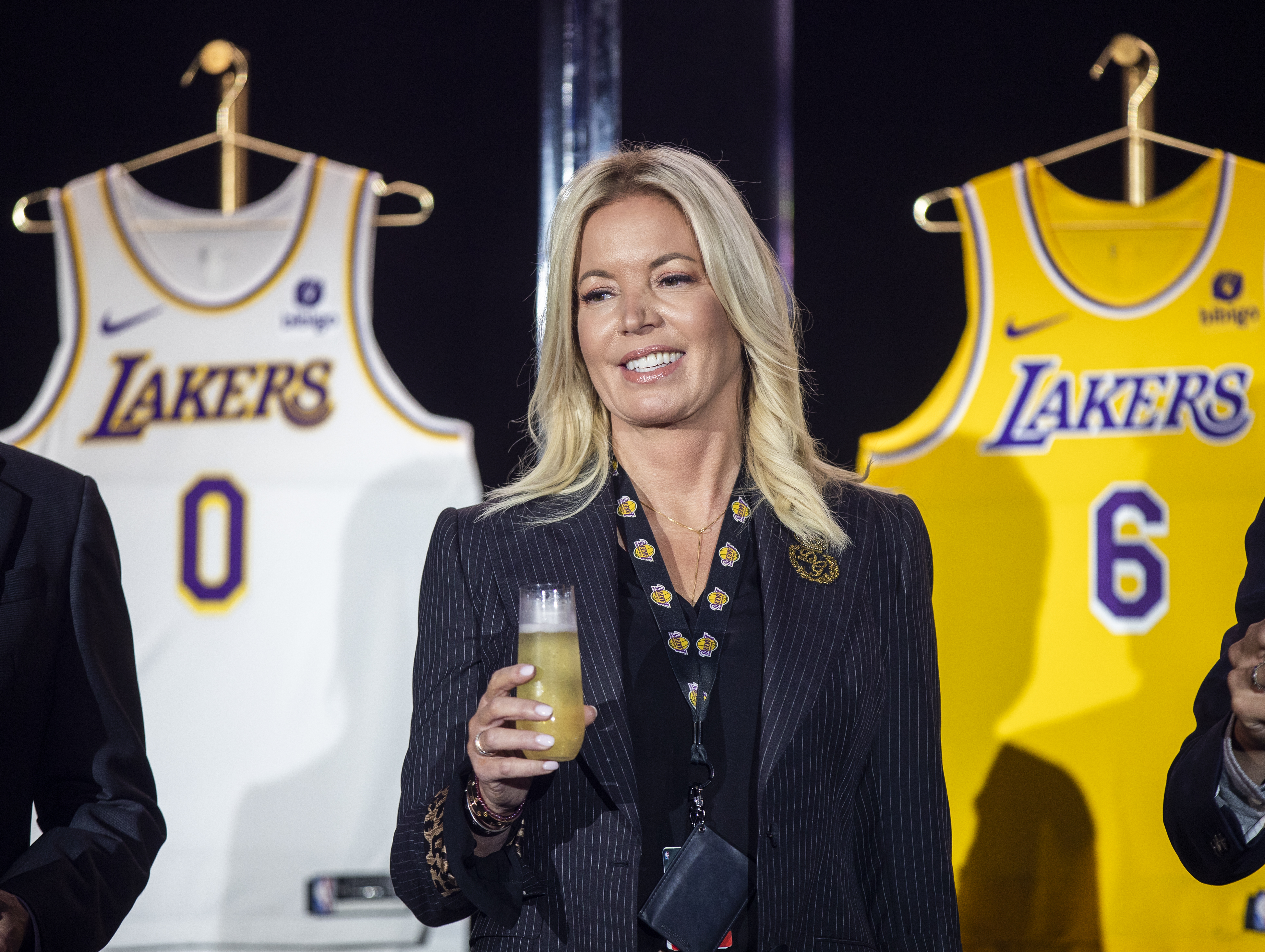 Lakers announce new marketing partnership