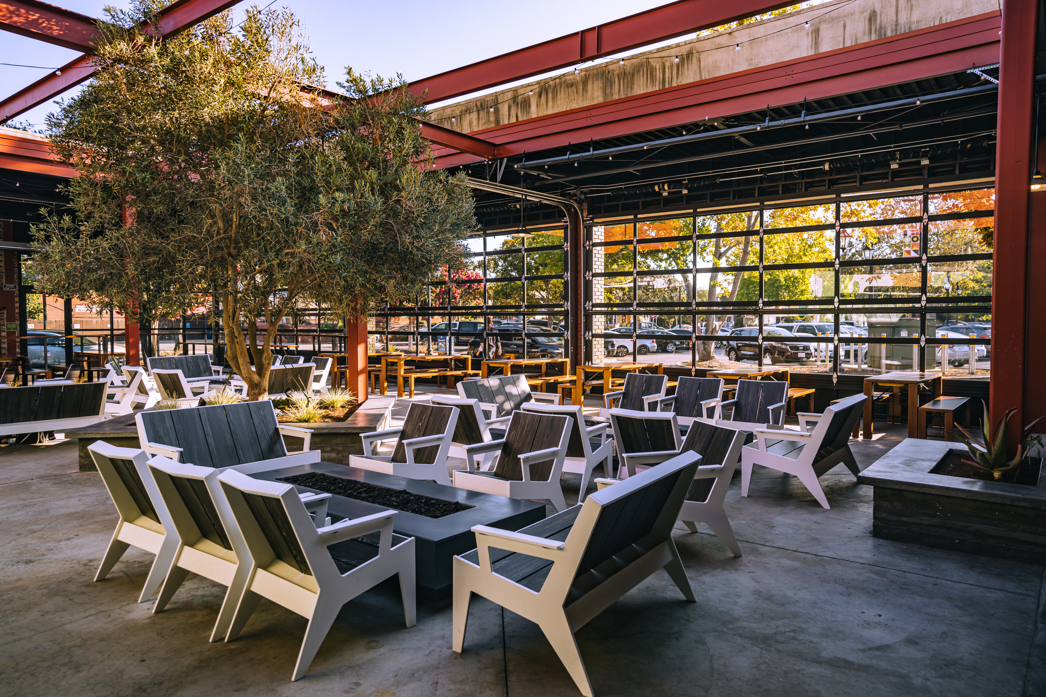 Fieldwork Brewing’s newest location reimagines a former 1960s Firestone Auto Service Center into a 7,800-square-foo beer garden at 100 West Juana Avenue in San Leandro.