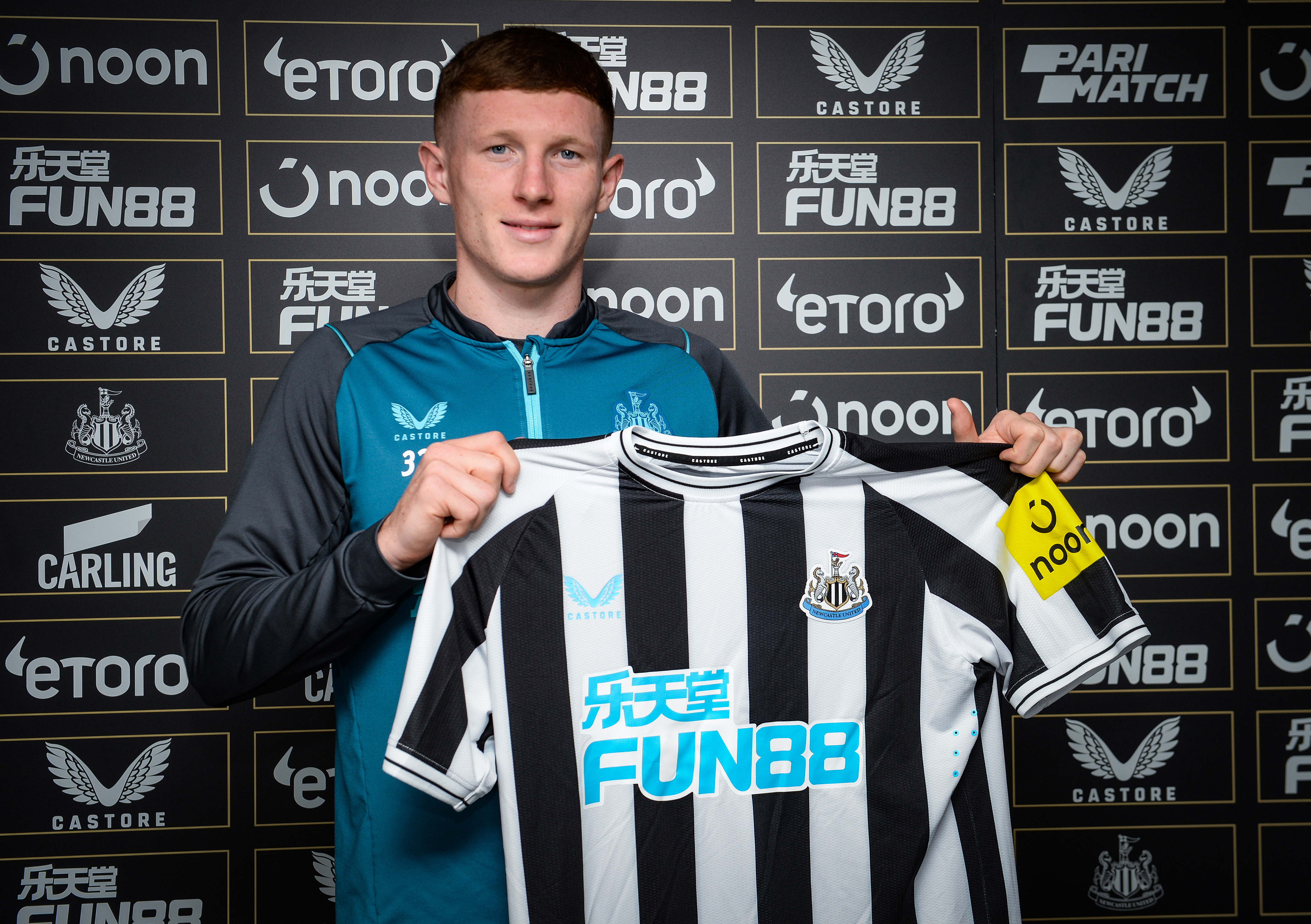 Elliot Anderson Signs New Contract With Newcastle