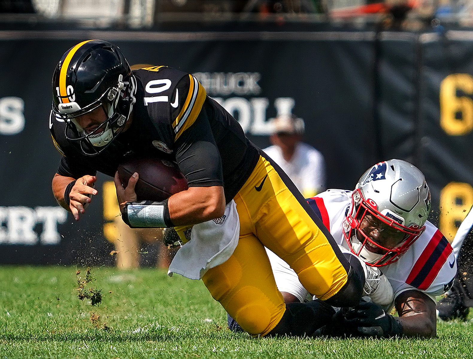 New England Patriots (17 Vs. Pittsburgh Steelers (14) At Heinz Field