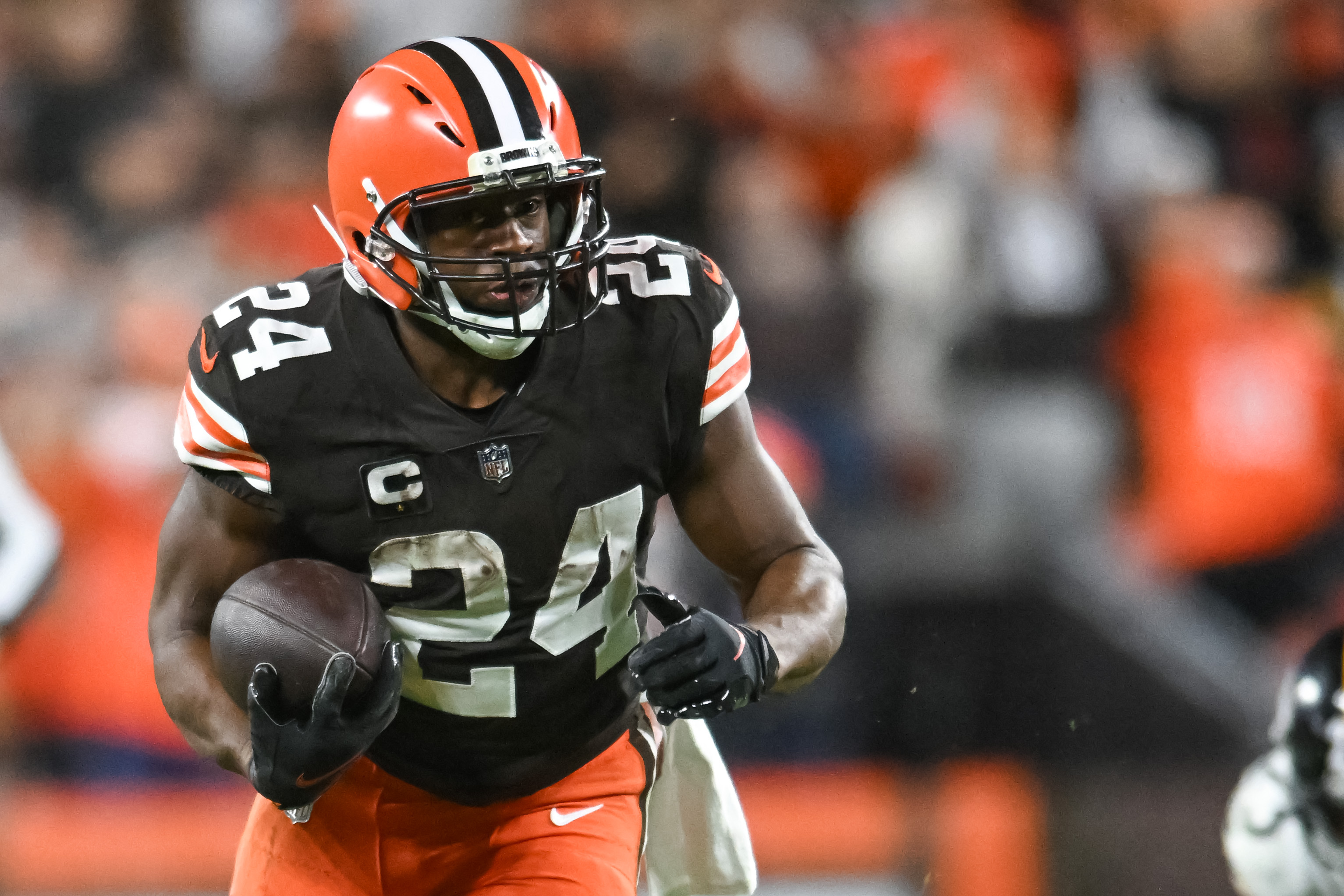 Nick Chubb #24 of the Cleveland Browns rushes during the first quarter against the Pittsburgh Steelers at FirstEnergy Stadium on September 22, 2022 in Cleveland, Ohio.