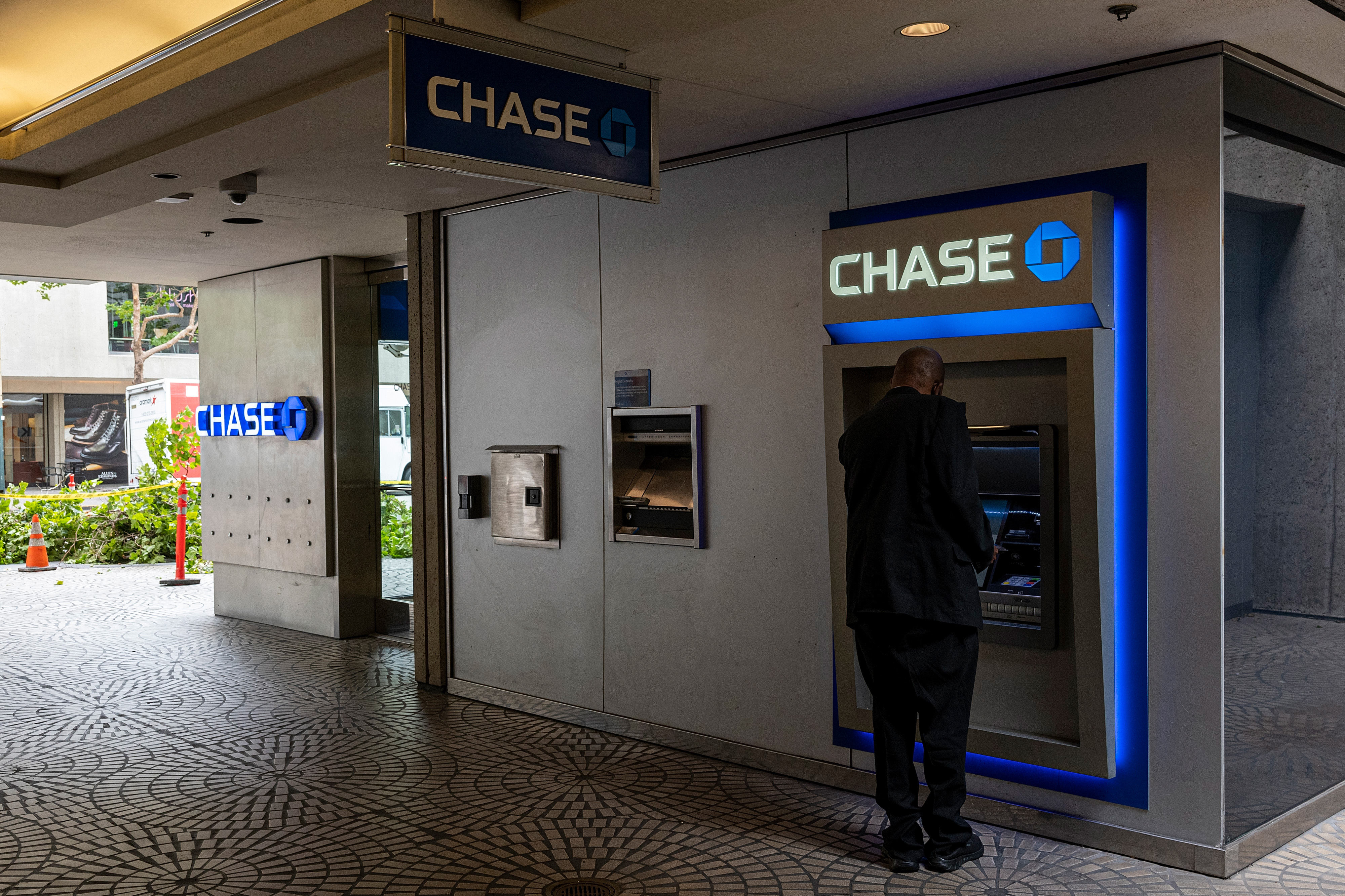 A JPMorgan Chase Bank Branch Ahead Of Earnings Figures
