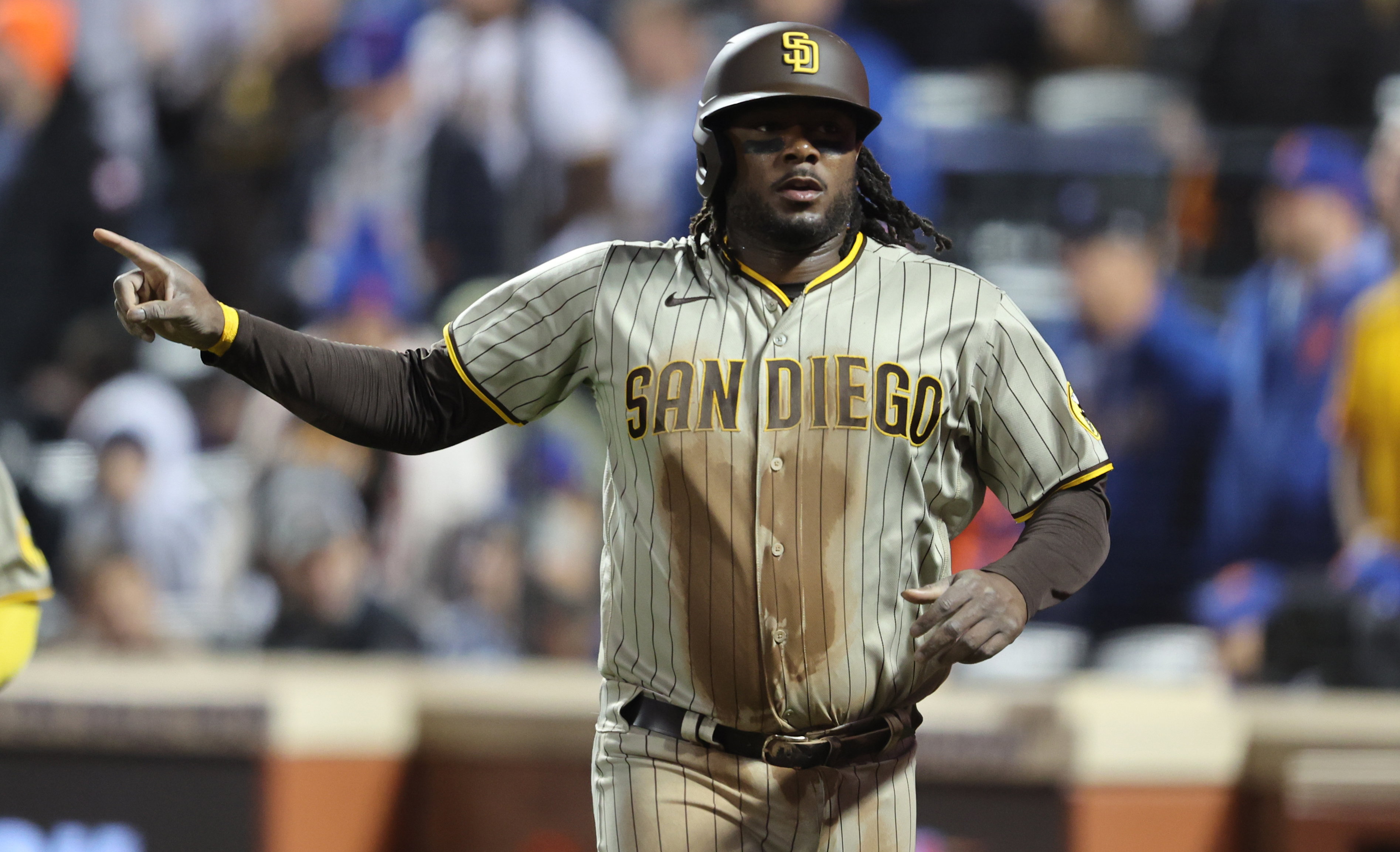 San Diego Padres Josh Bell scores during wild card game against the NY Mets