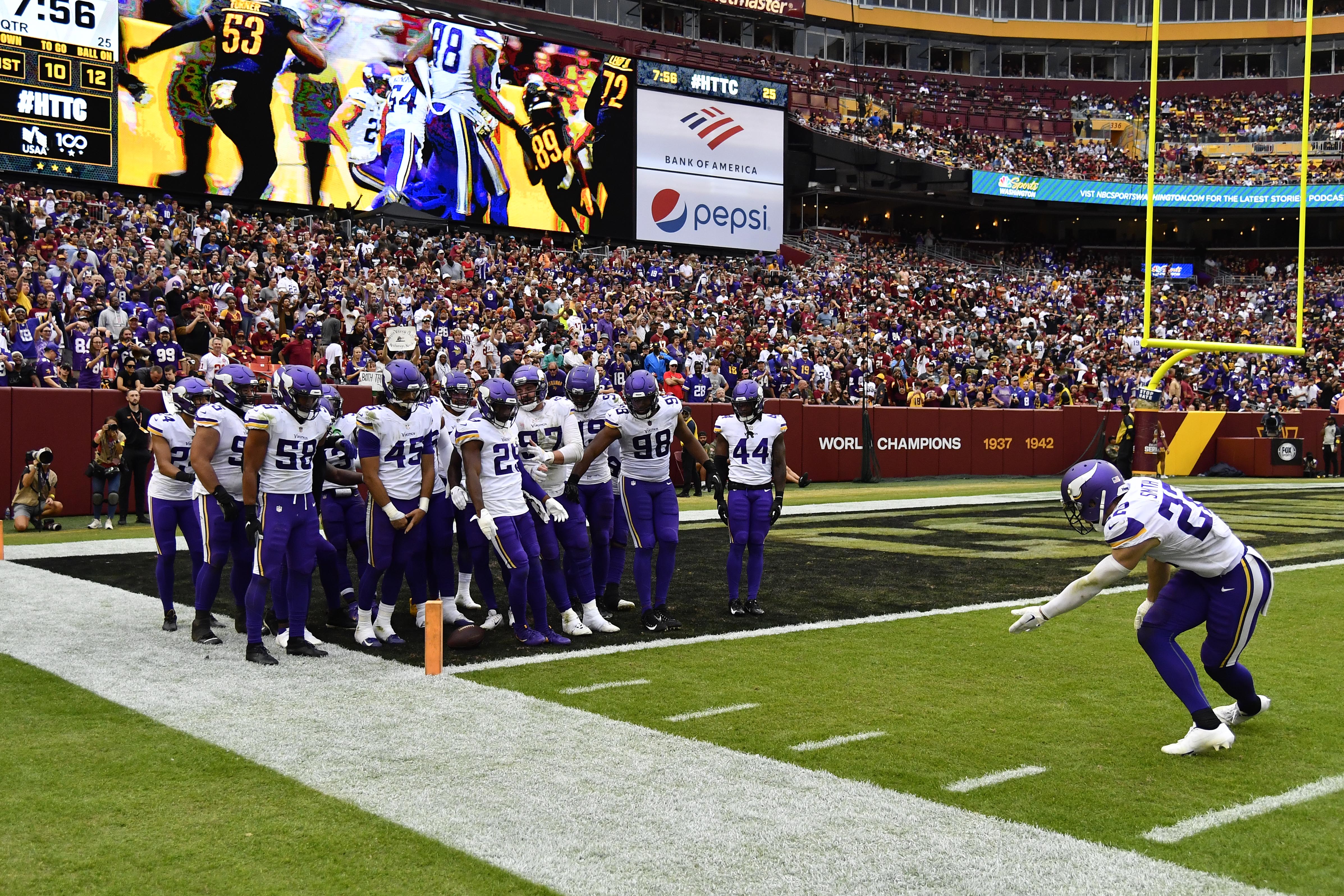 NFL: Minnesota Vikings at Washington Commanders