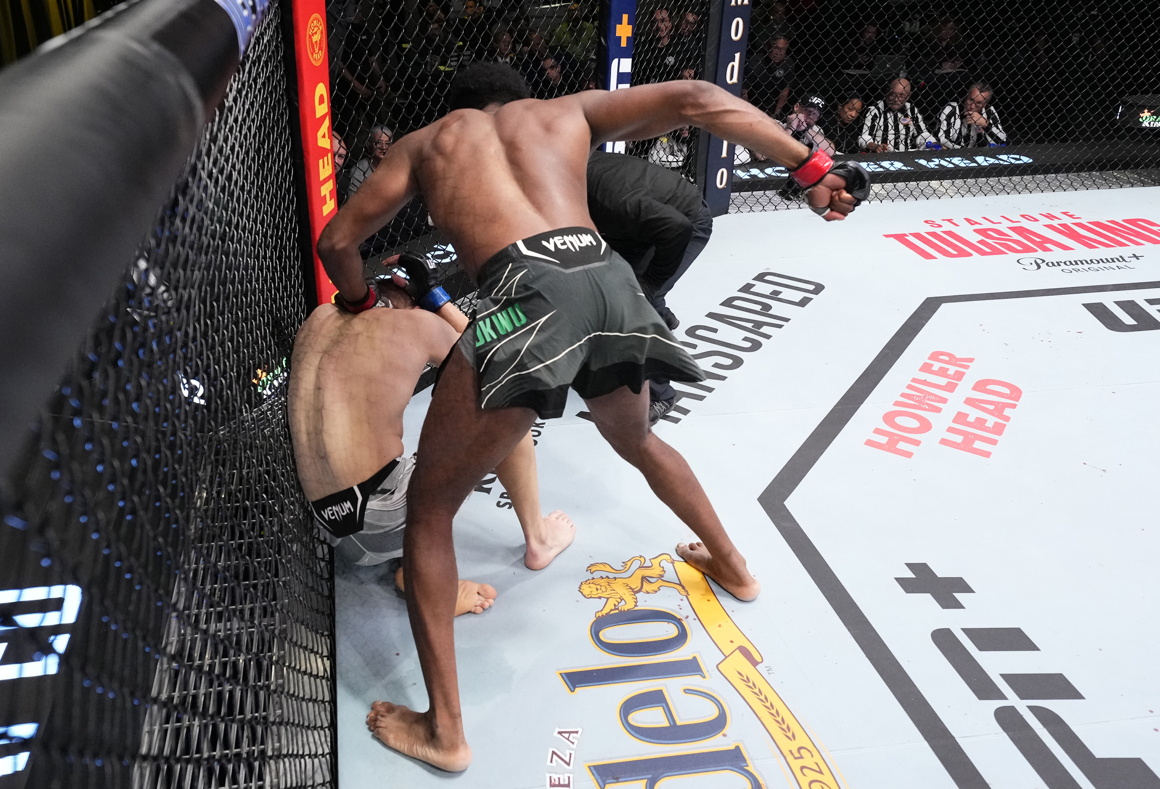 Kennedy Nzechukwu finished&nbsp;Ion Cutelaba with strikes in the UFC Vegas 65 main event
